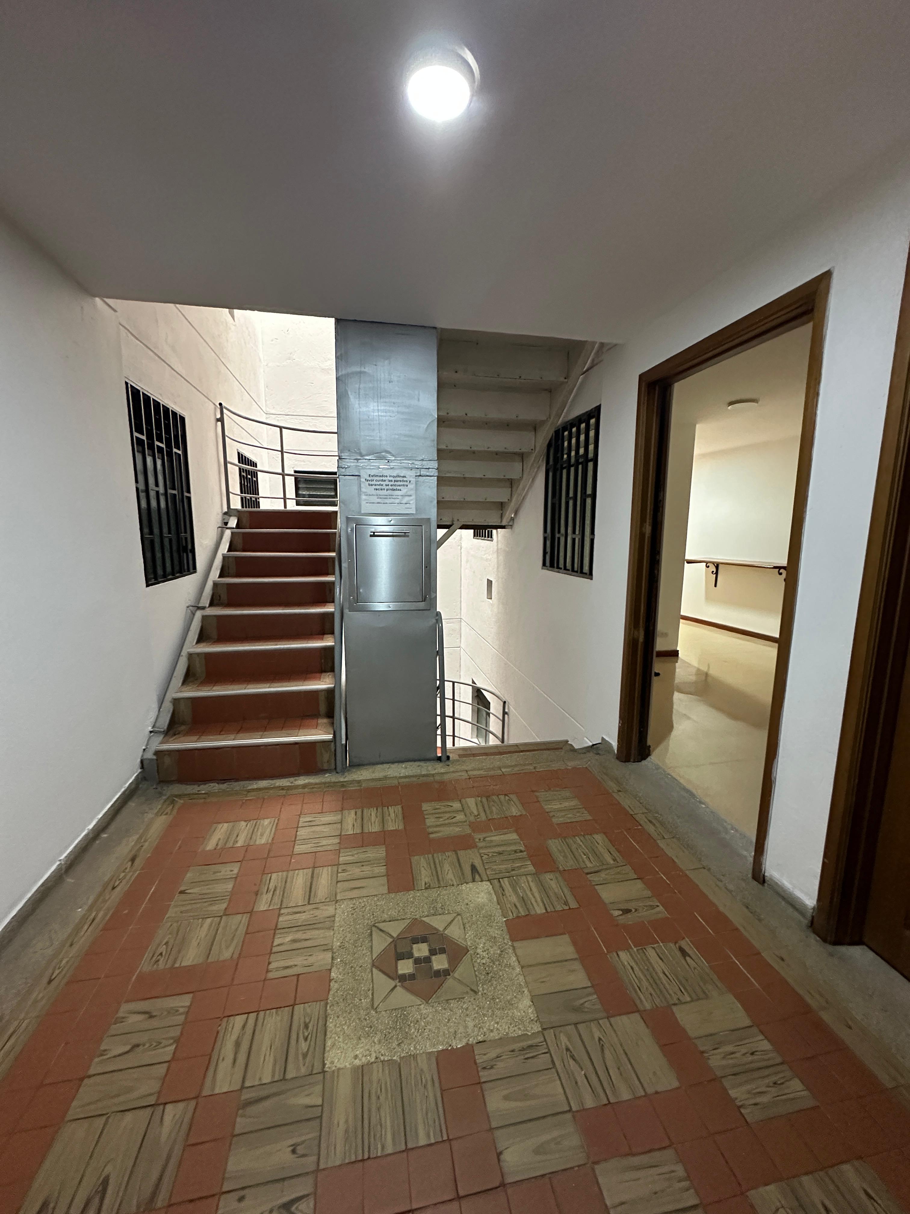 Se Arrienda Aparta Estudio Laureles San Joaquín, Medellín