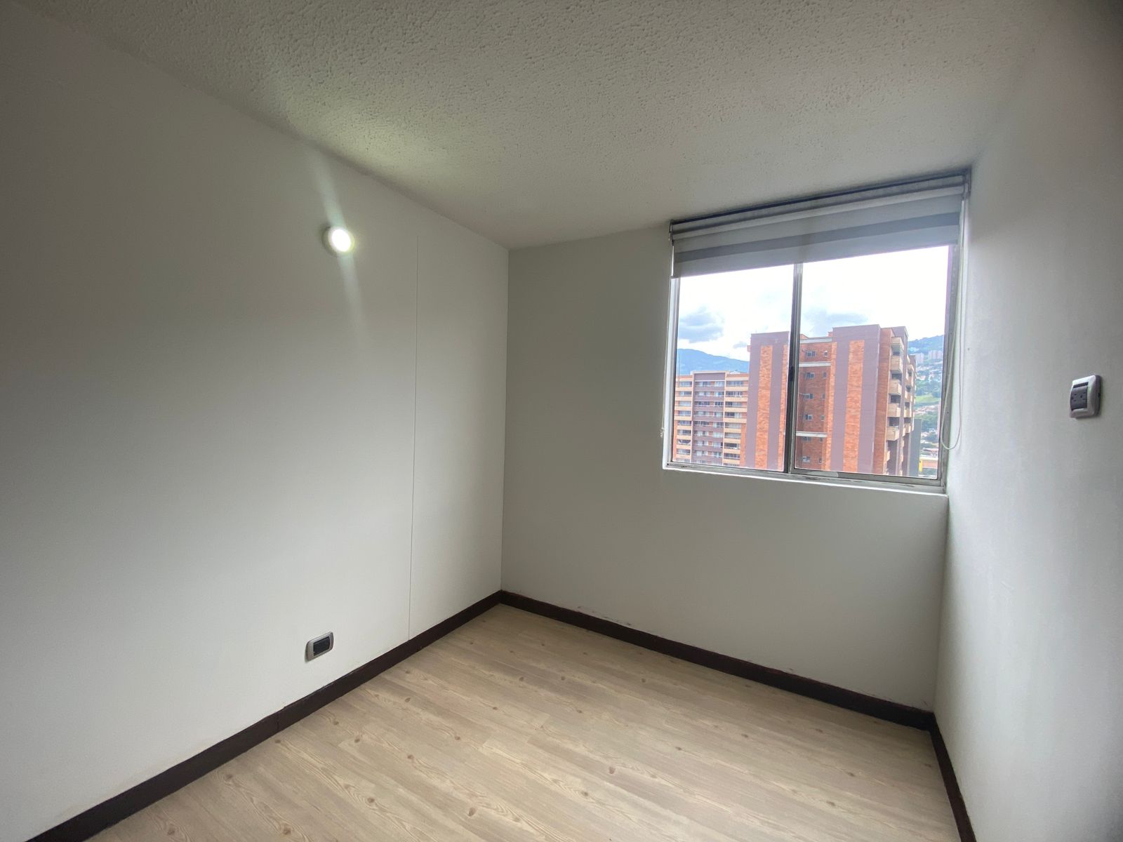 Apartamento de Lujo con Vista Panoramica en San German, Medellín
