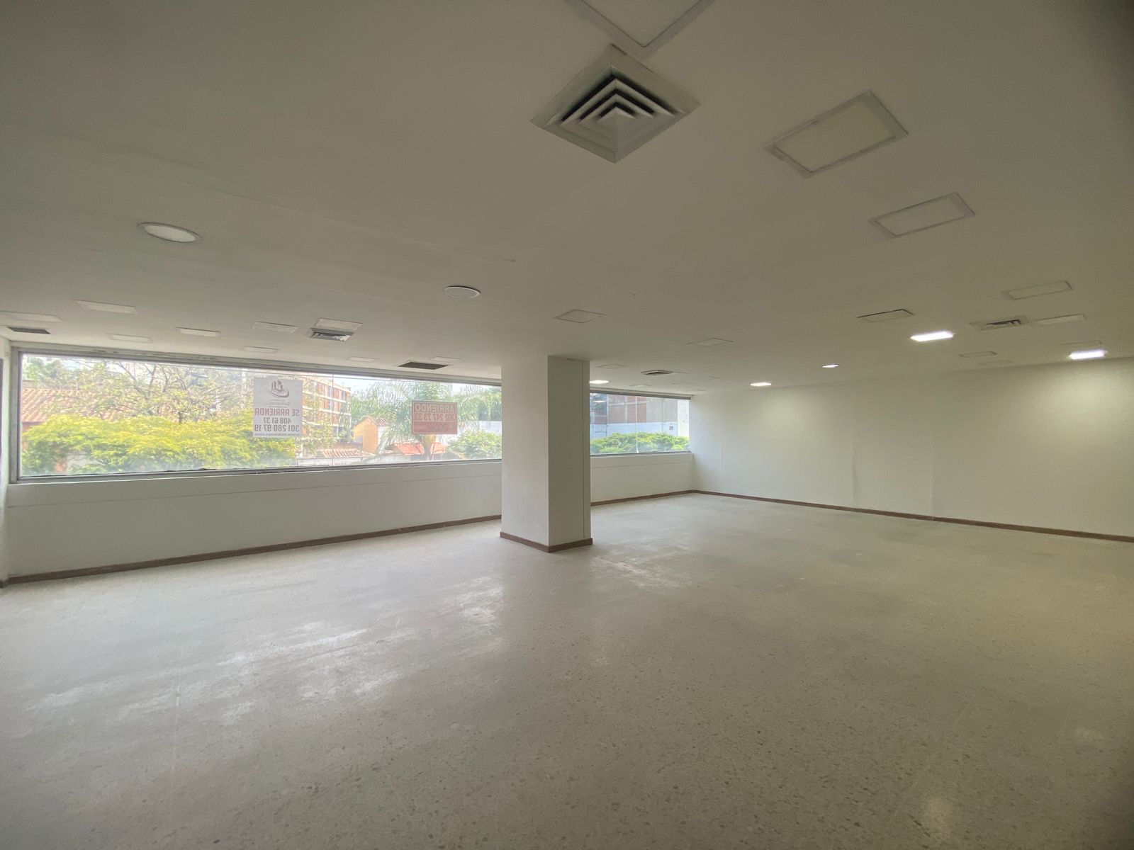 Amplio Local para Arriendo en Avenida Colombia