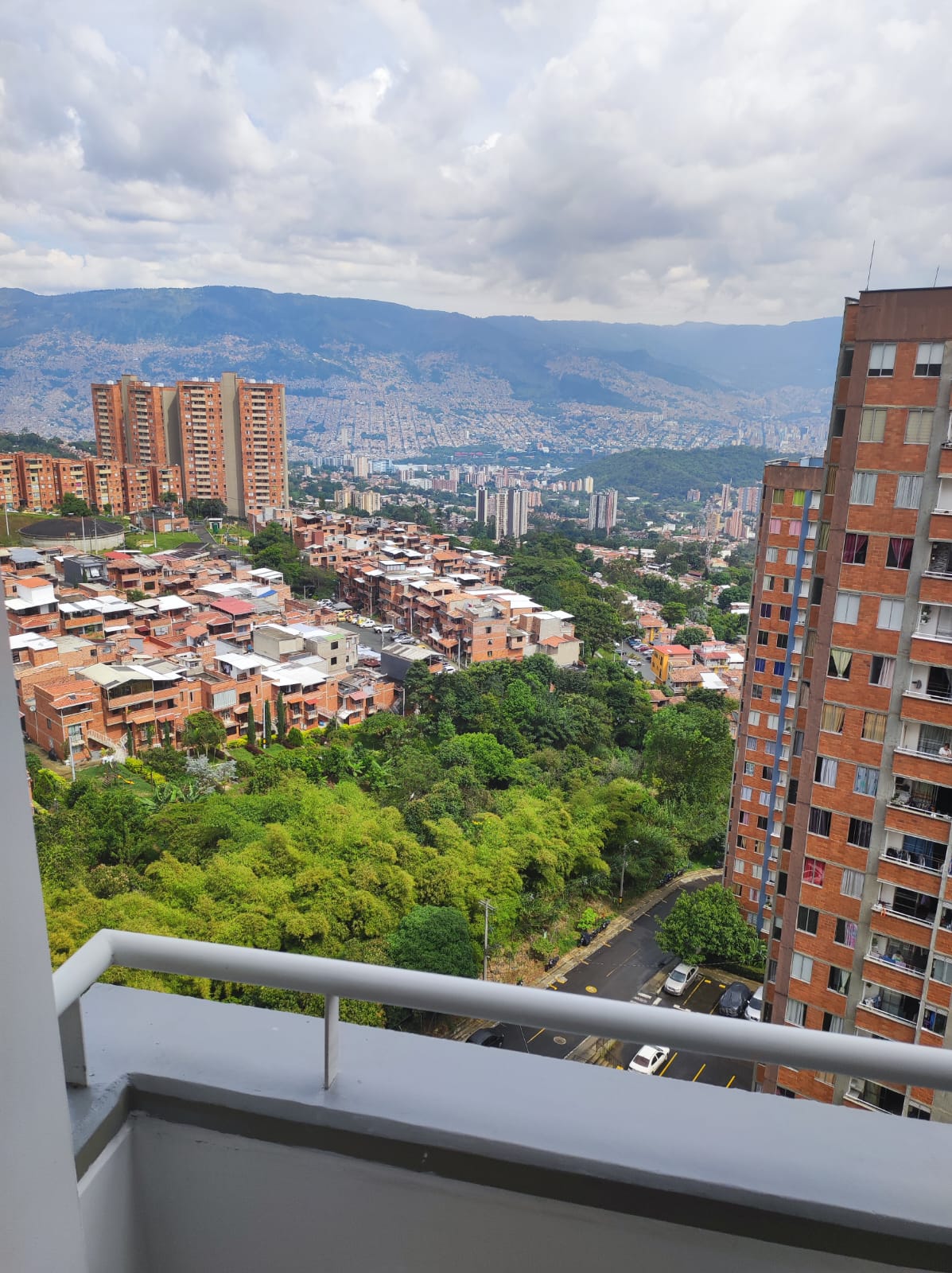 Venta de Apartamento con Excelente Vista en Robledo, Medellín