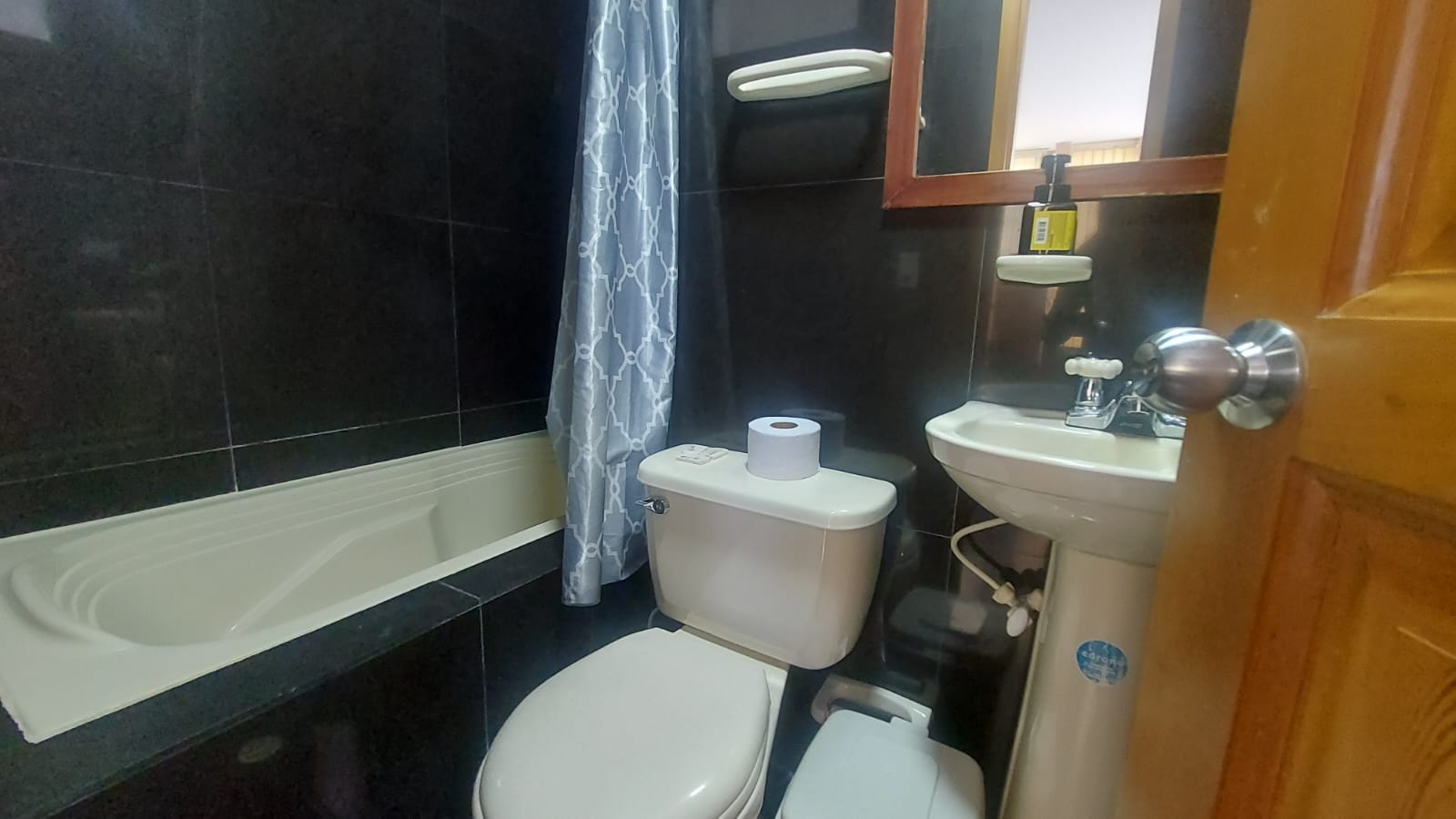 Apartaestudio para Arriendo con Servicios Incluidos en Suramericana