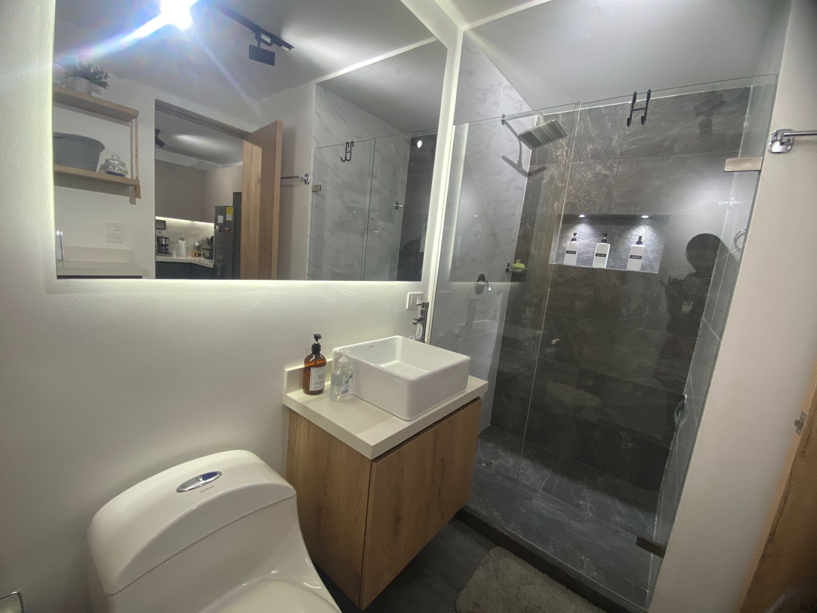 Apartaestudio para Arriendo sin Amoblar en La Floresta