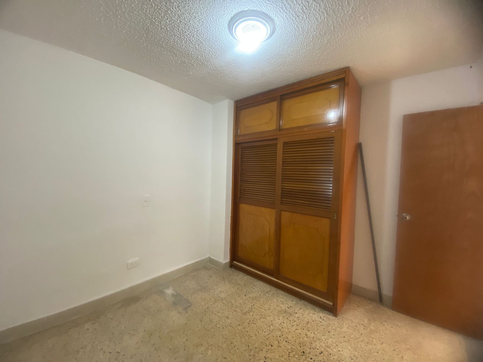 Amplia Casa para Arriendo en Belén San Bernardo, Medellín