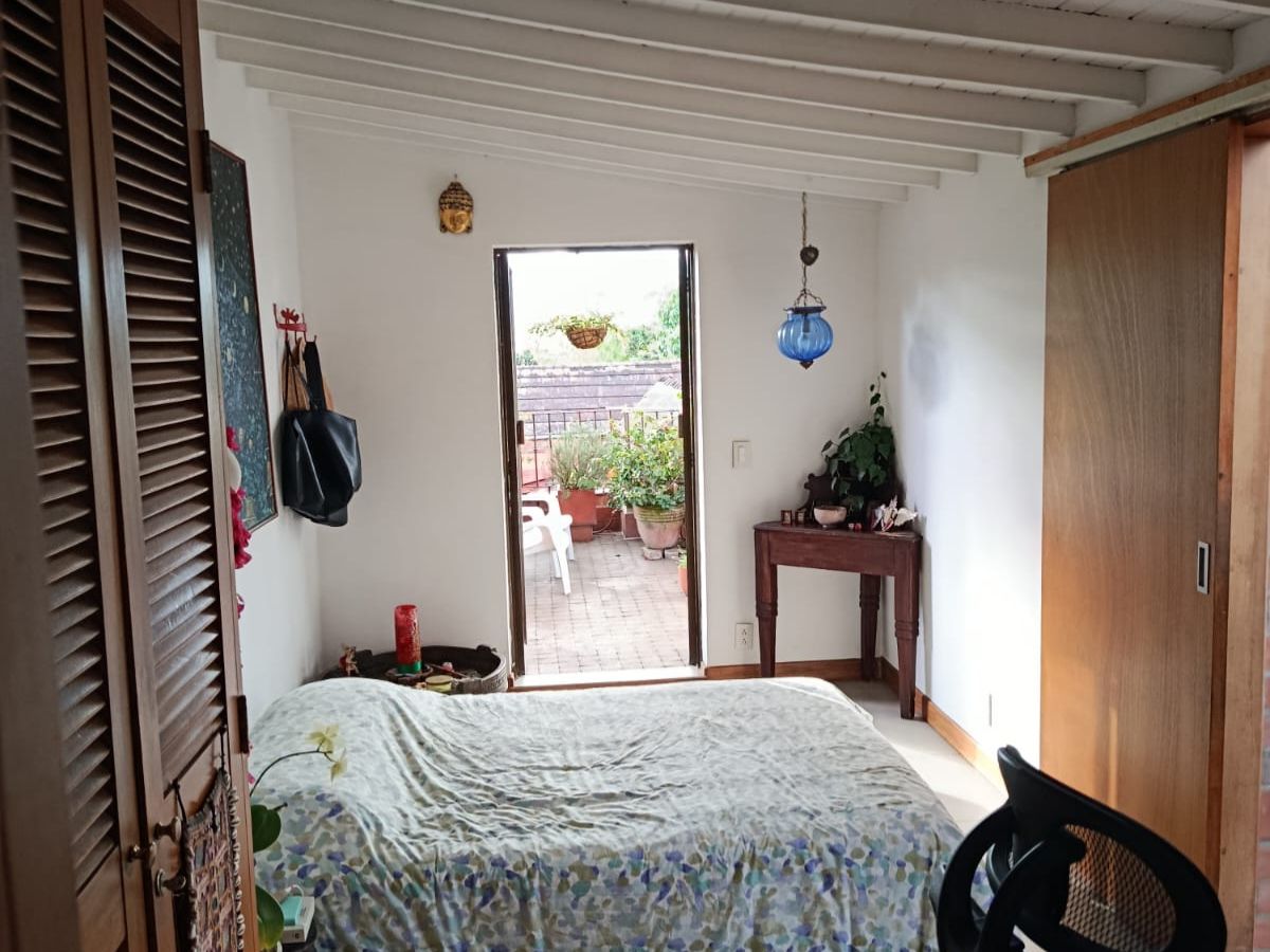 Casa en Venta en Loma de Las Brujas, Envigado – Ubicación Privilegiada