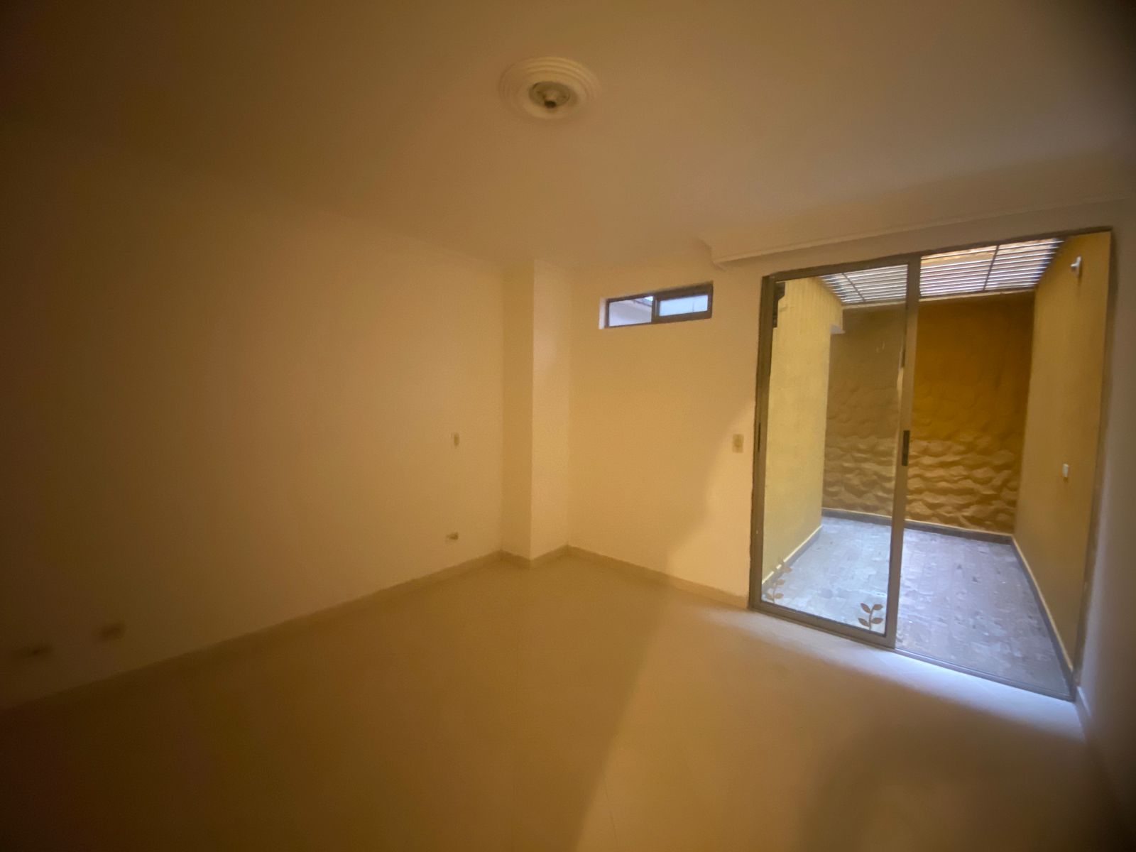 Comodo Apartaestudio para Arriendo en Barrio Cristobal, Medellín