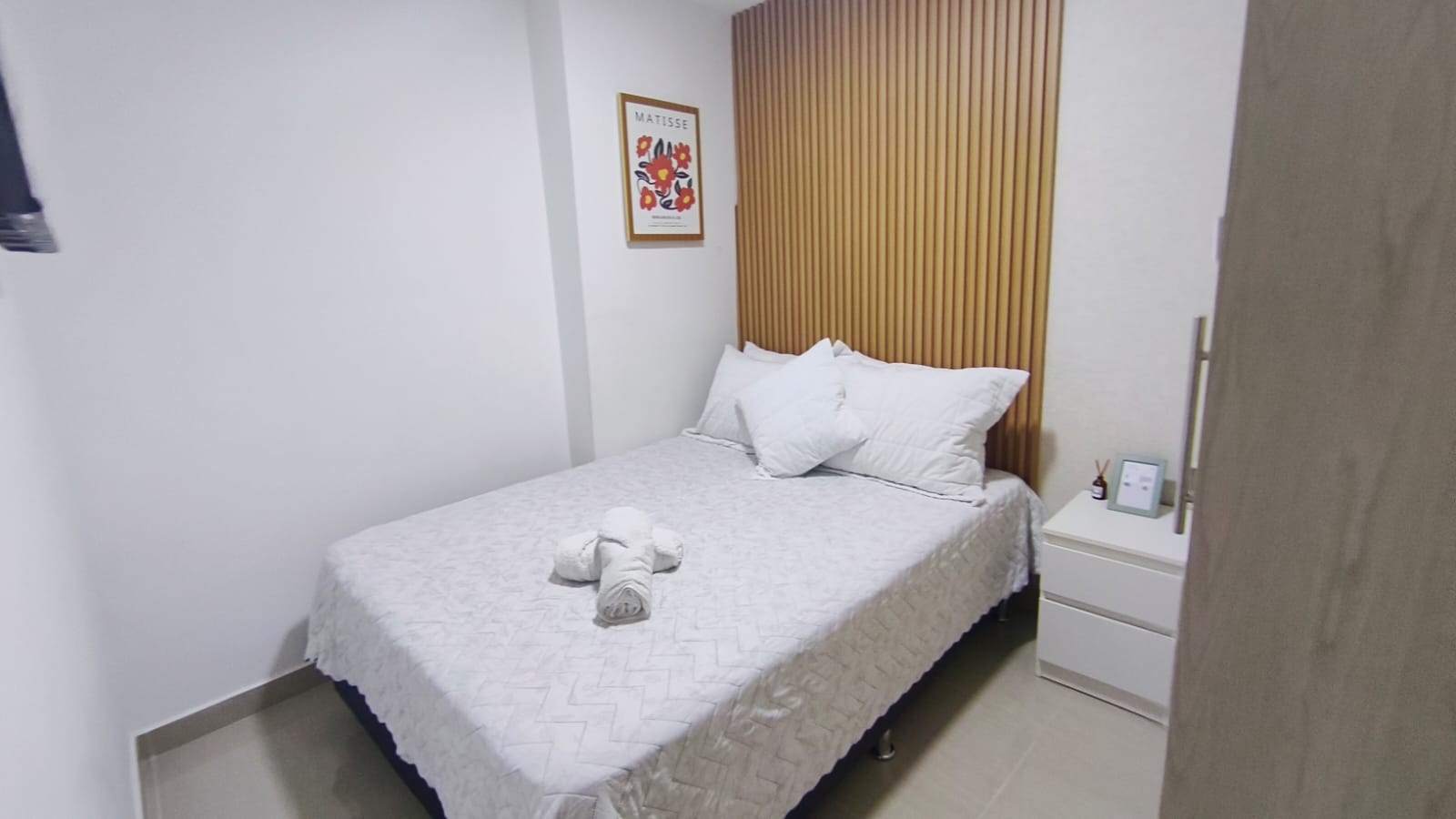 Se Arrienda Apartaestudio Amoblado, en San Javier, Medellín