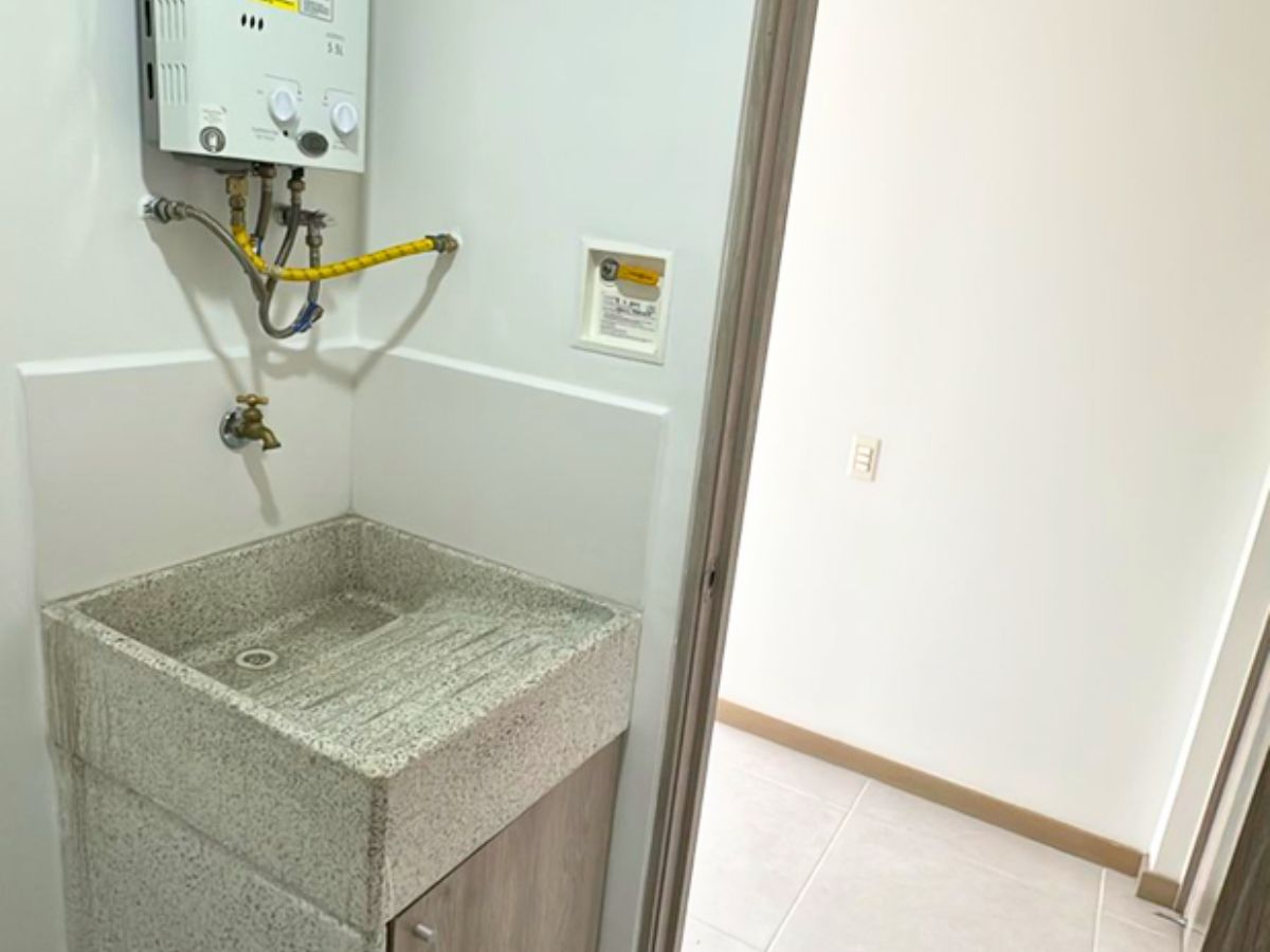 Apartamento en Venta Aluna Envigado | Parqueadero y Cuarto Útil