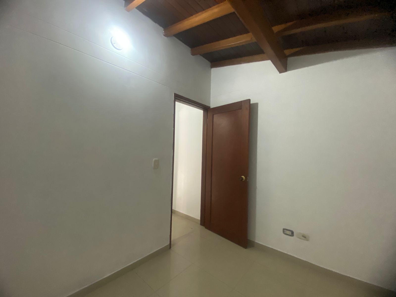 Iluminado Apartamento para Arriendo en Laureles, Estadio, Medellín