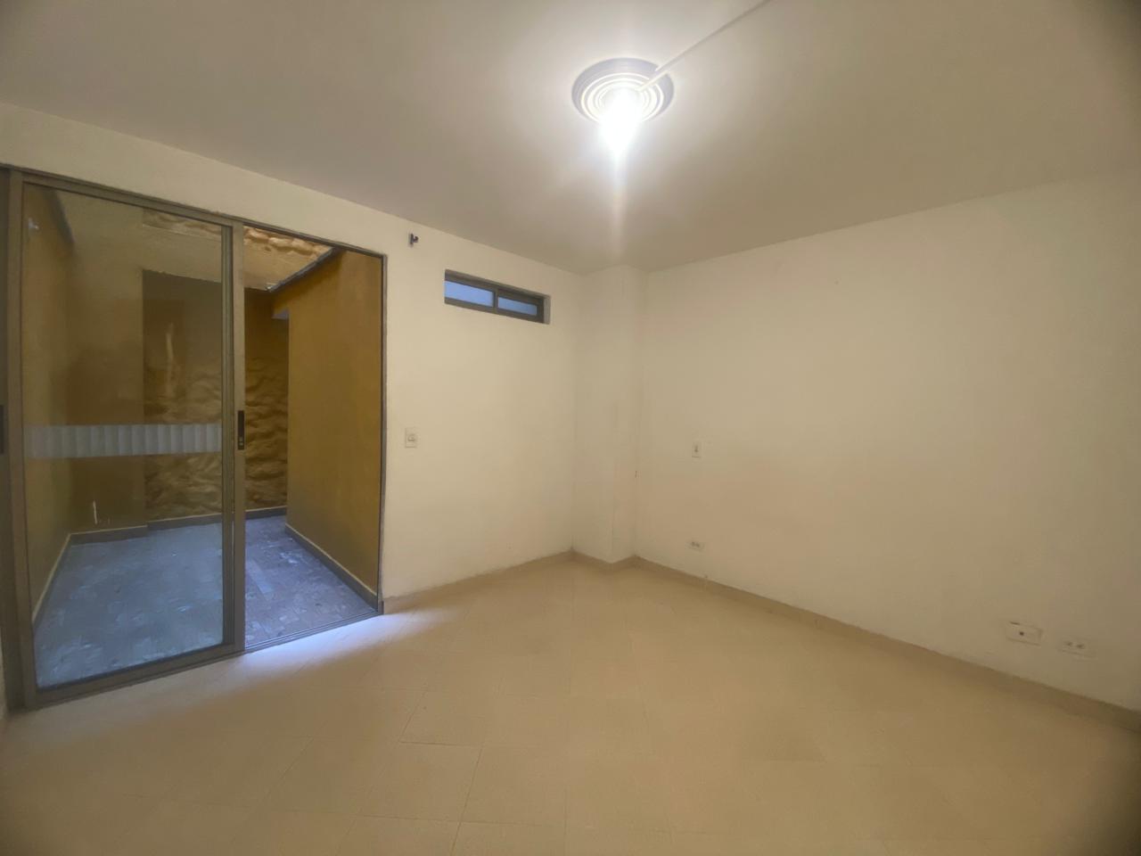 Comodo Apartaestudio para Arriendo en Barrio Cristobal, Medellín