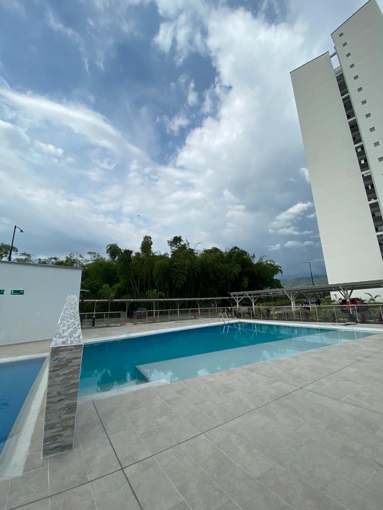 RENTA HERMOSO APARTAESTUDIO CON PARQUEADERO EN DOSQUEBRADAS
