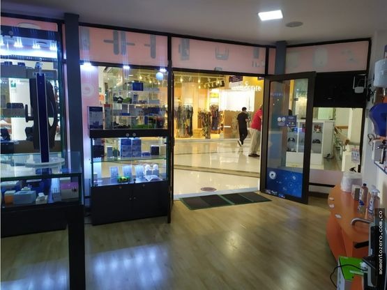 VENTA LOCAL ACREDITADO EN EL CENTRO COMERCIAL PEREIRA PLAZA 