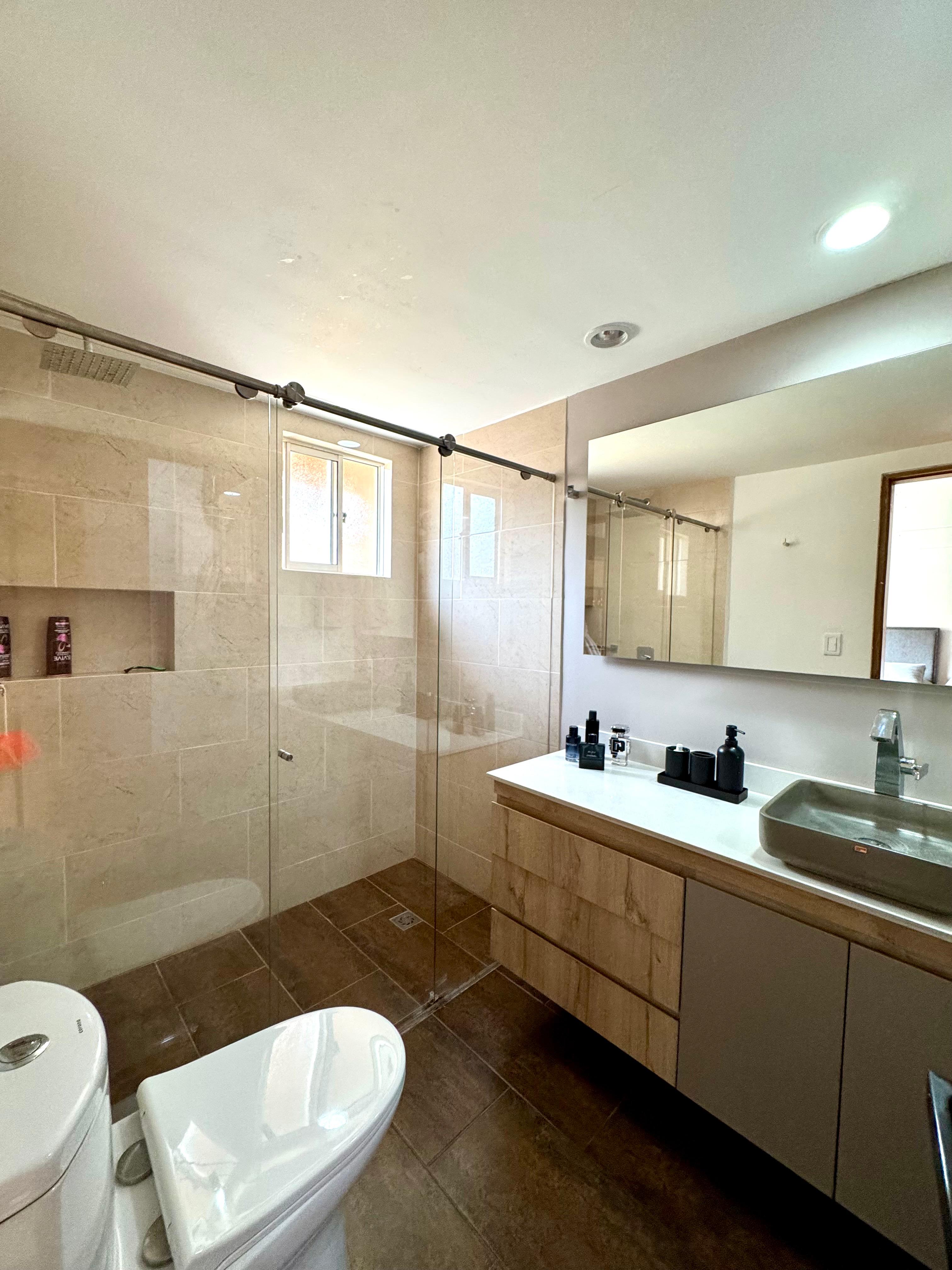 VENTA CASAEN URBANIZACION  MEDELLIN POBLADO SAN LUCAS