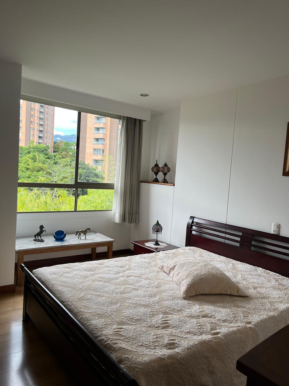 VENTA APARTAMENTO POBLADO CERCA A LA MILLA DE ORO
