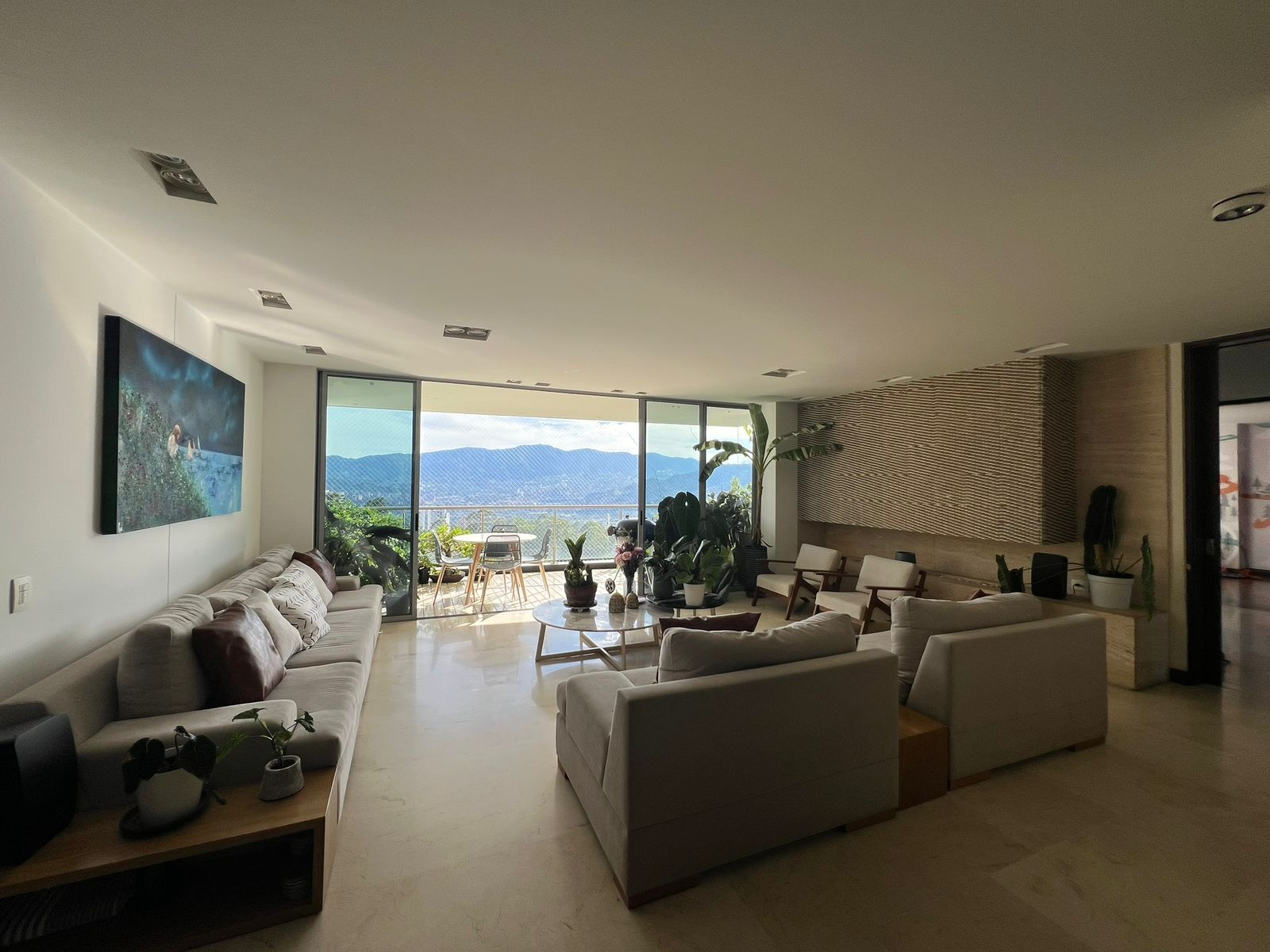 APARTAMENTO POBLADO EXCLUSIVO
