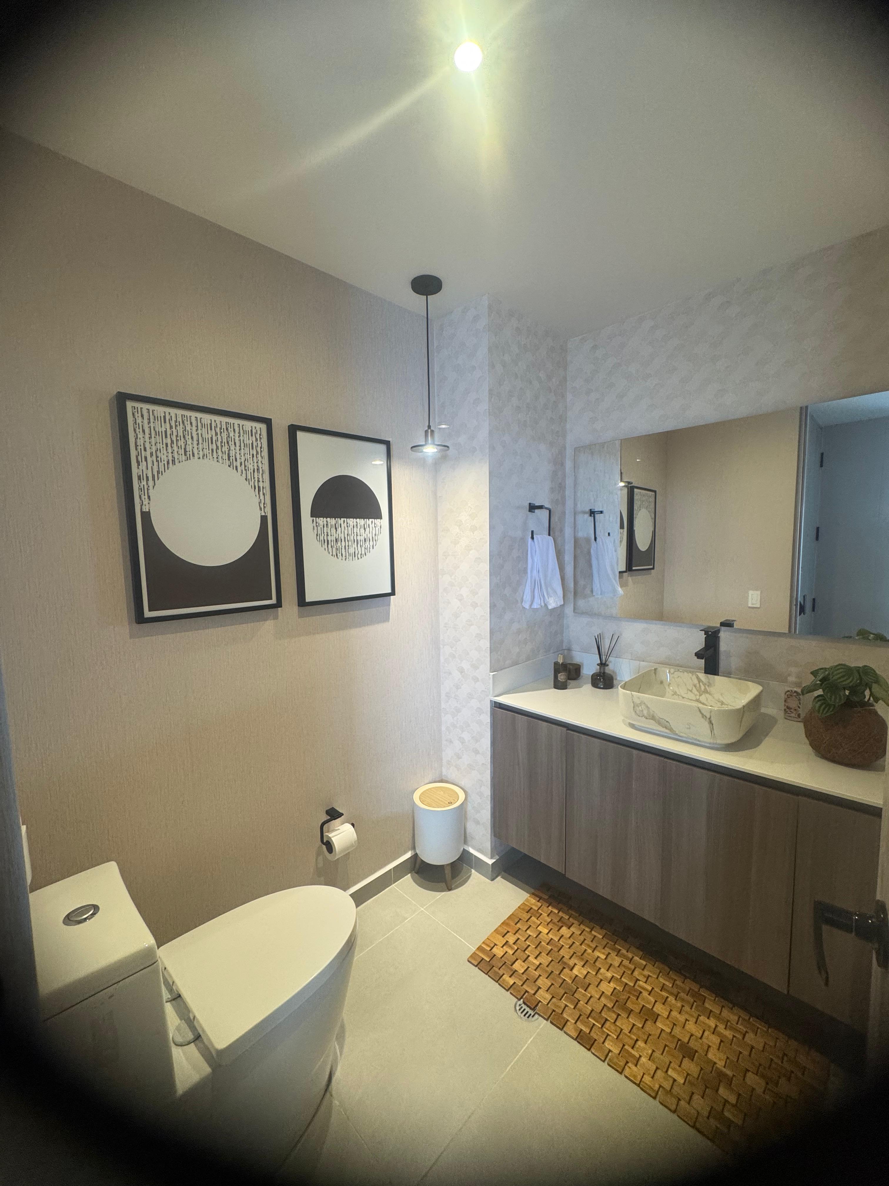 VENDO APARTAMENTO EN EL POBLADO CERCA AL CENTRO COMERCIAL SANTAFE