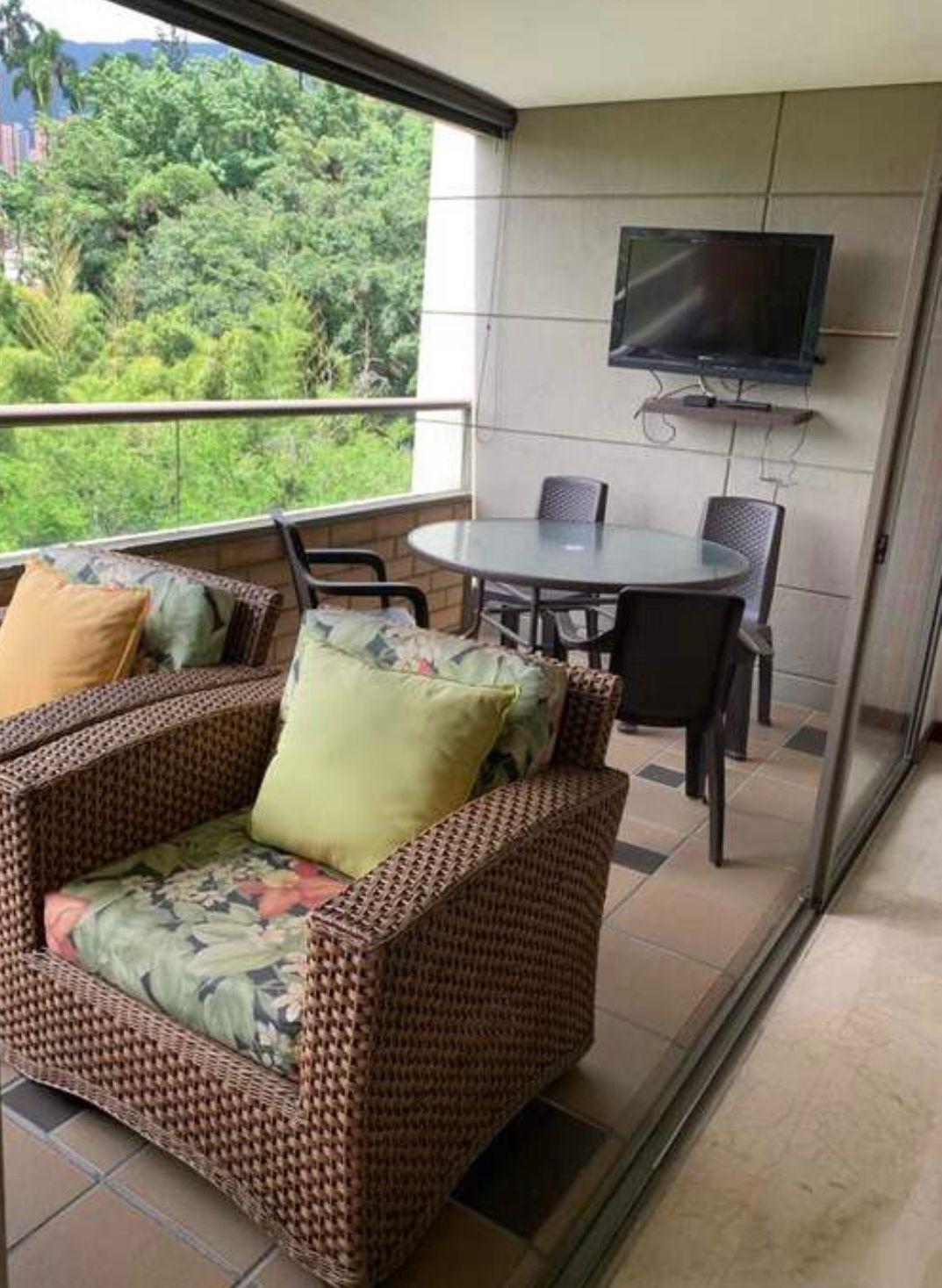 VENTA APARTAMENTO POBLADO CERCA A LA MILLA DE ORO