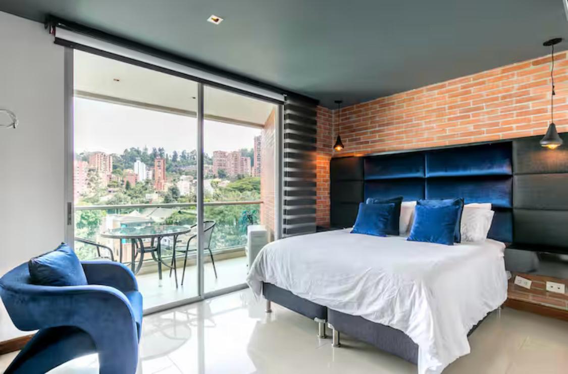 VENDE APARTAESTUDIO EL POBLADO MEDELLIN