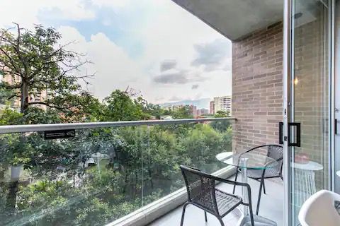 APARTAMENTO EL POBLADO MEDELLÍN~CON LICENCIA DE RENTA CORTA  🍀