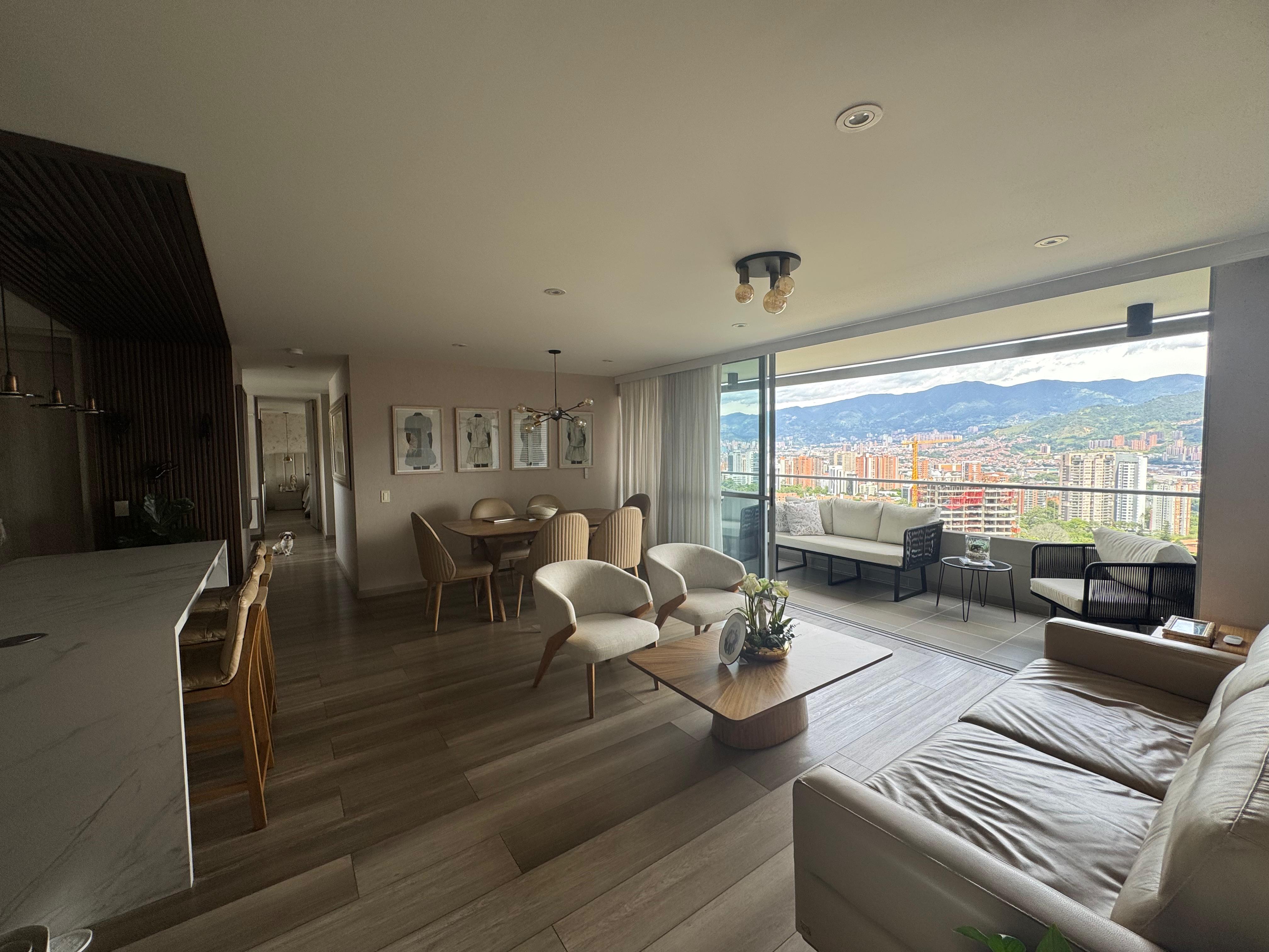 VENDO APARTAMENTO EN EL POBLADO CERCA AL CENTRO COMERCIAL SANTAFE