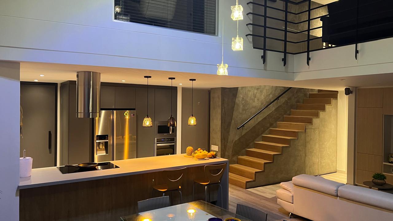 VENTA APARTAMENTO CON TERRAZA EL POBLADO CERCA AL TESORO