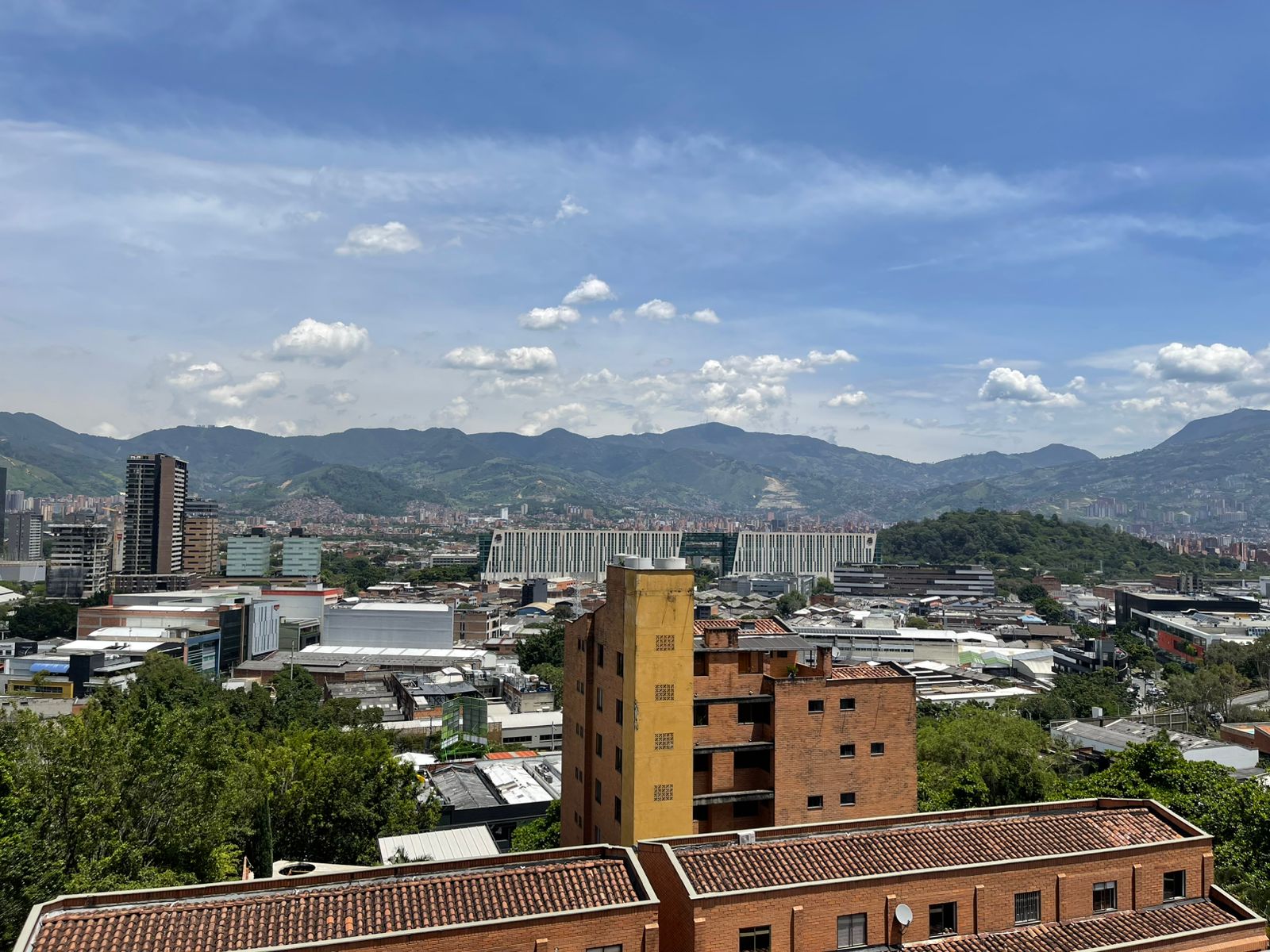 VENDO APARTAMENTO EN MEDELLIN EL POBLADO ~ SECTOR  SAN JULIAN🍀