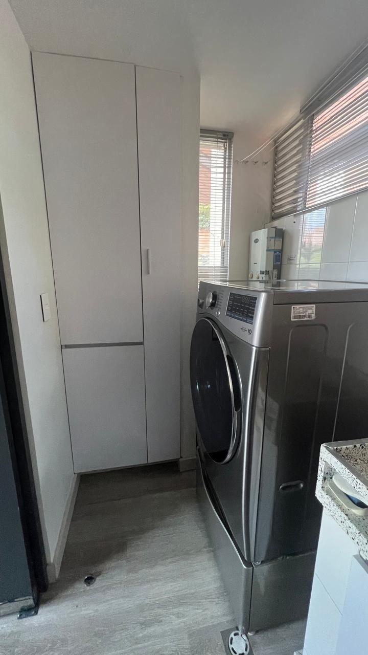 VENTA APARTAMENTO CON TERRAZA EL POBLADO CERCA AL TESORO