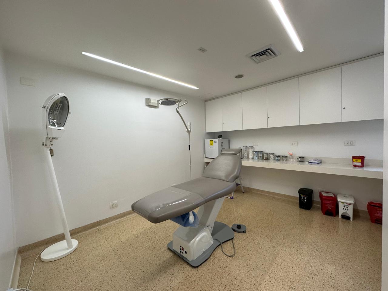 VENTA CONSULTORIO MEDELLIN POBLADO CIUDAD DEL RIO