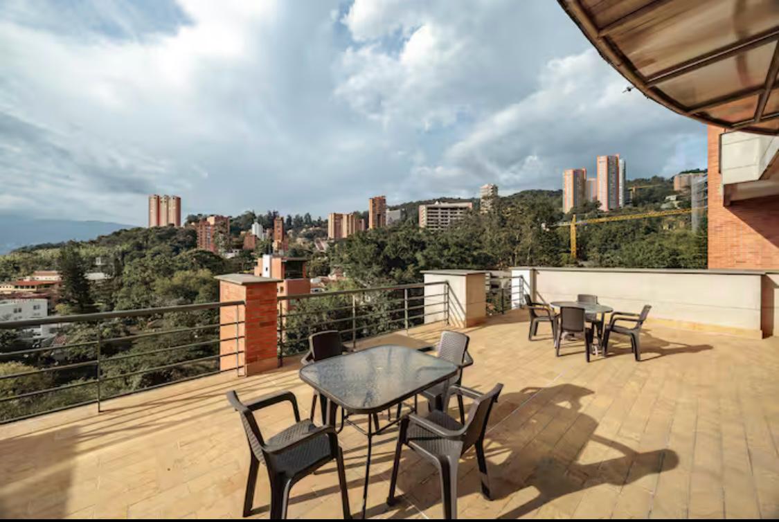 VENDE APARTAESTUDIO EL POBLADO MEDELLIN