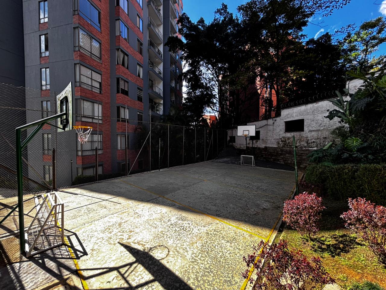 VENTA APARTAMENTO POBLADO SECTOR LOS BALSOS. ✅