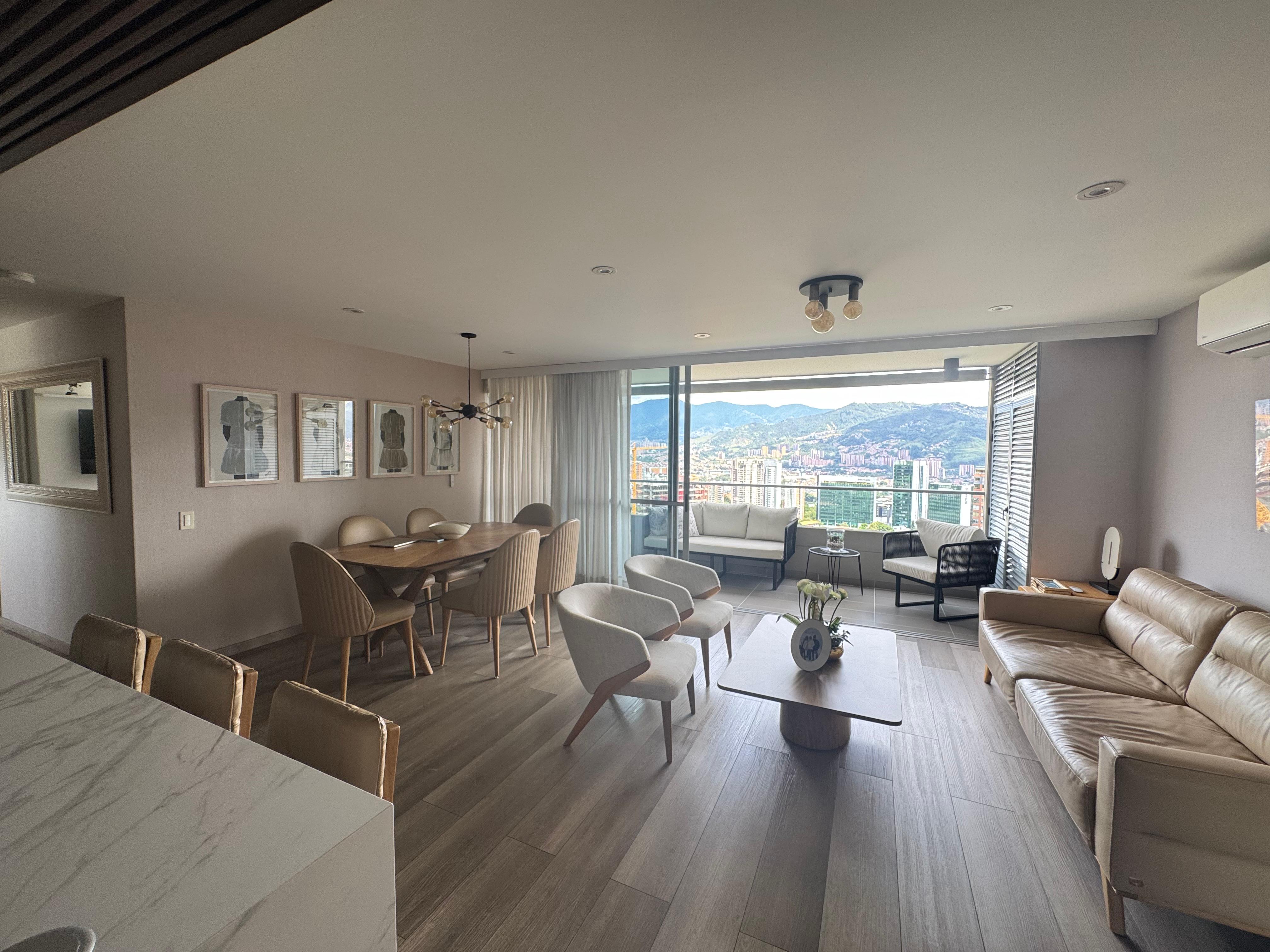 VENDO APARTAMENTO EN EL POBLADO CERCA AL CENTRO COMERCIAL SANTAFE