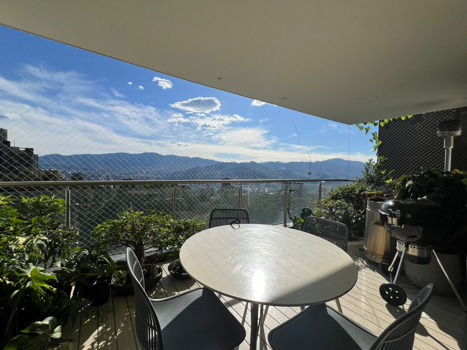 APARTAMENTO POBLADO EXCLUSIVO