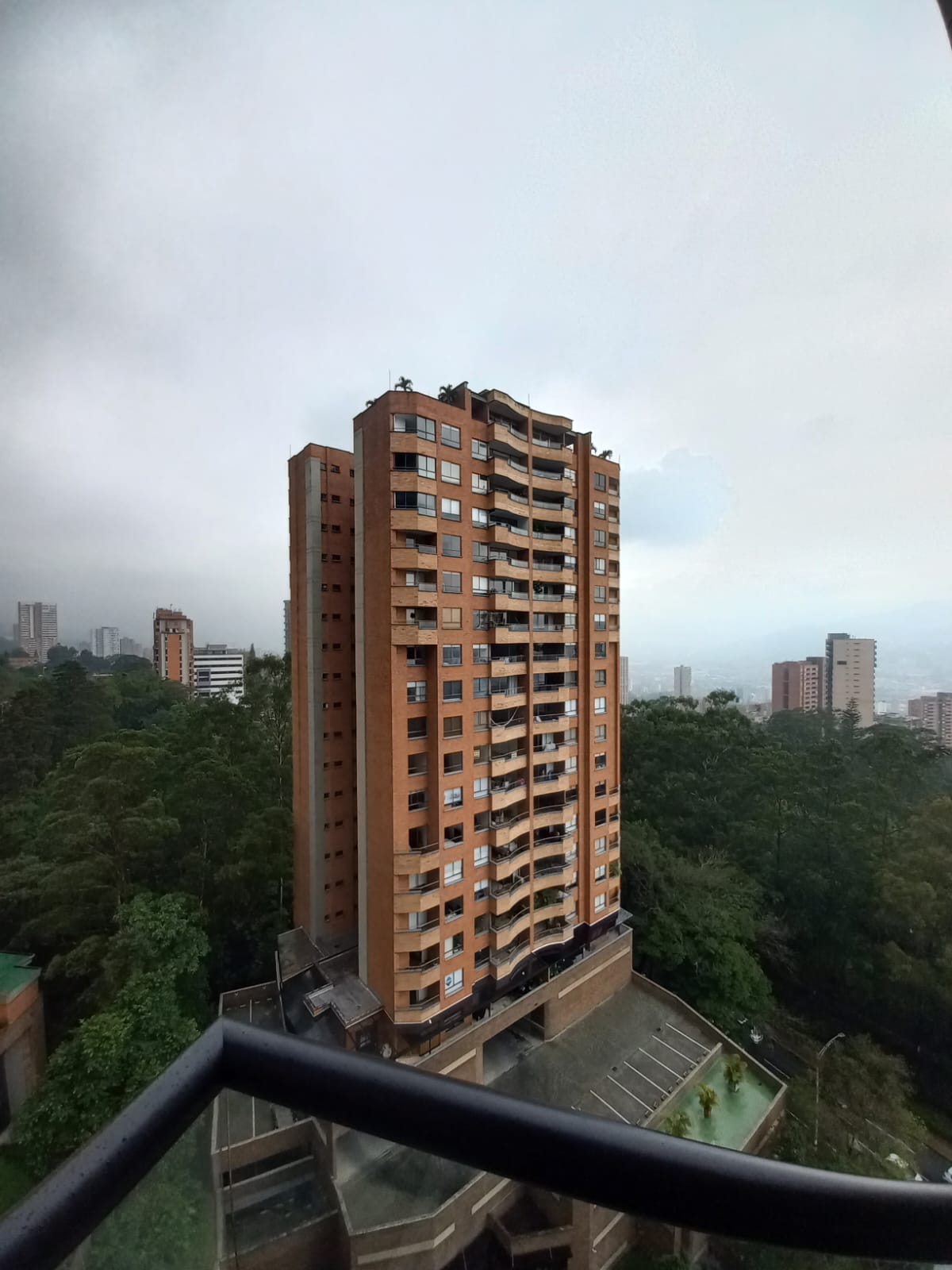 VENTA APARTAMENTO EN EL POBLADO MEDELLIN SECTOR EL TESORO ✅