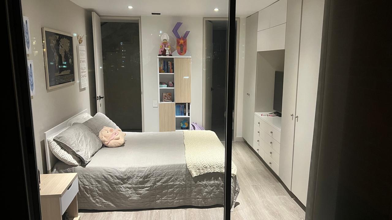 VENTA APARTAMENTO CON TERRAZA EL POBLADO CERCA AL TESORO