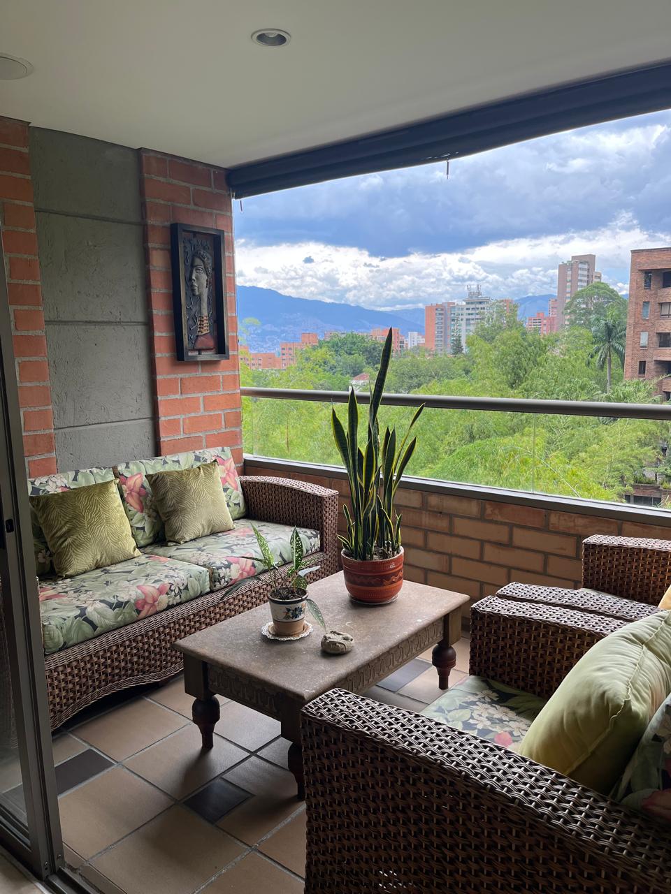 VENTA APARTAMENTO POBLADO CERCA A LA MILLA DE ORO