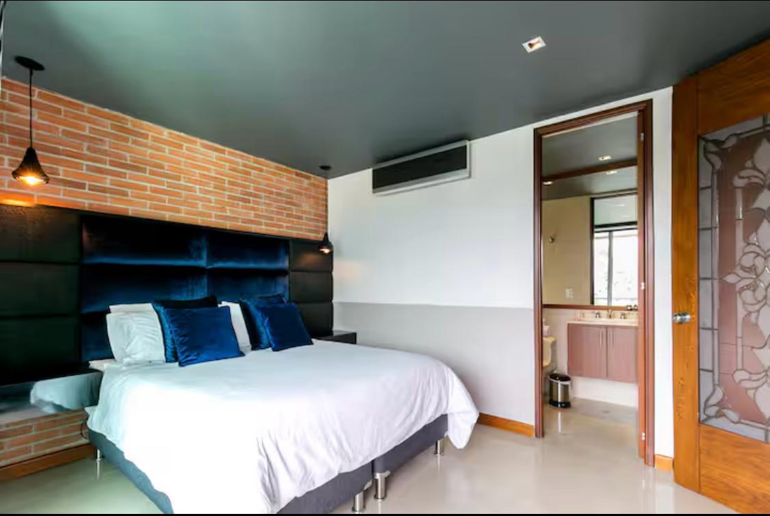 VENDE APARTAESTUDIO EL POBLADO MEDELLIN