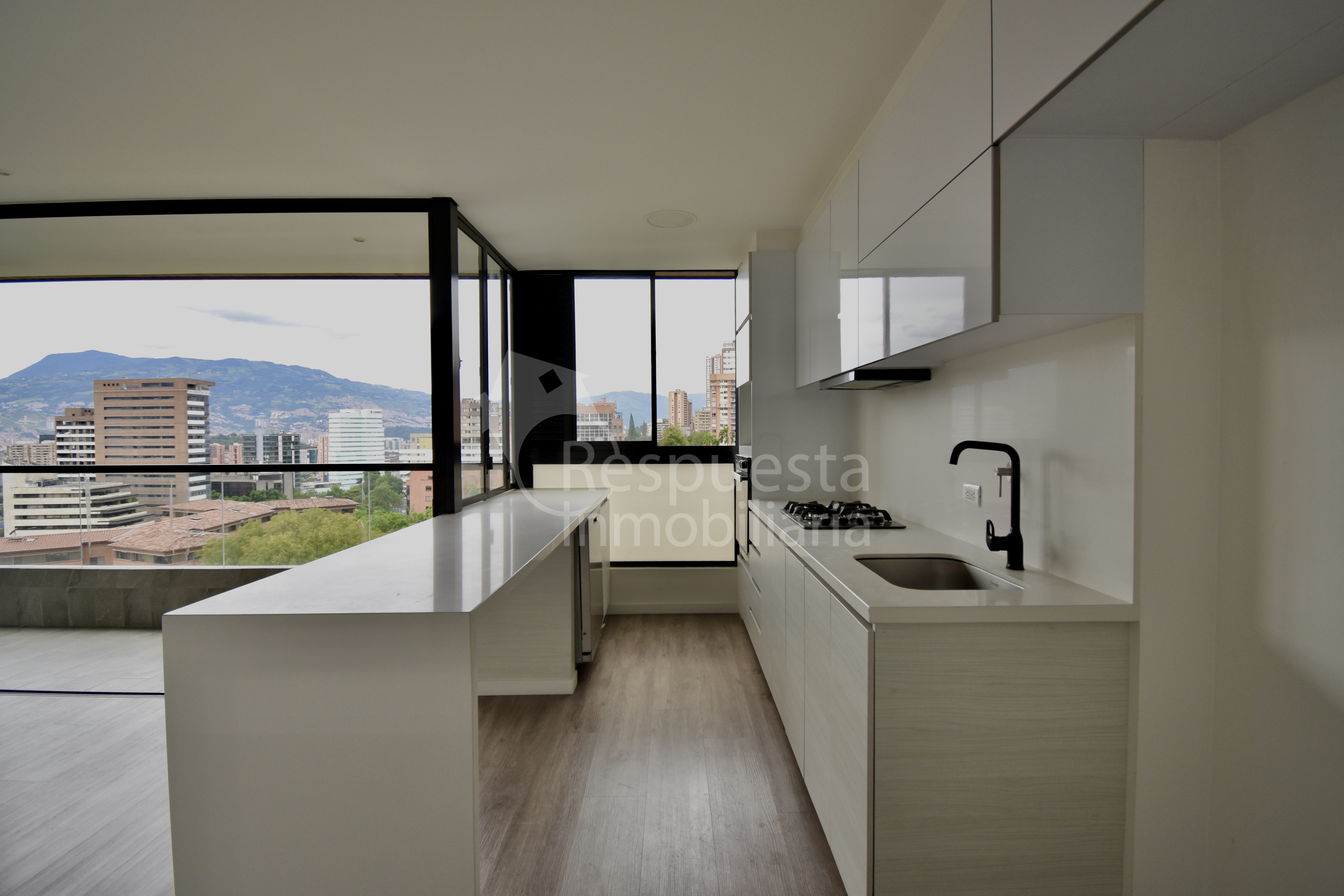 Venta apartamento en el poblado (barrio  Lalinde) - Medellin ✅