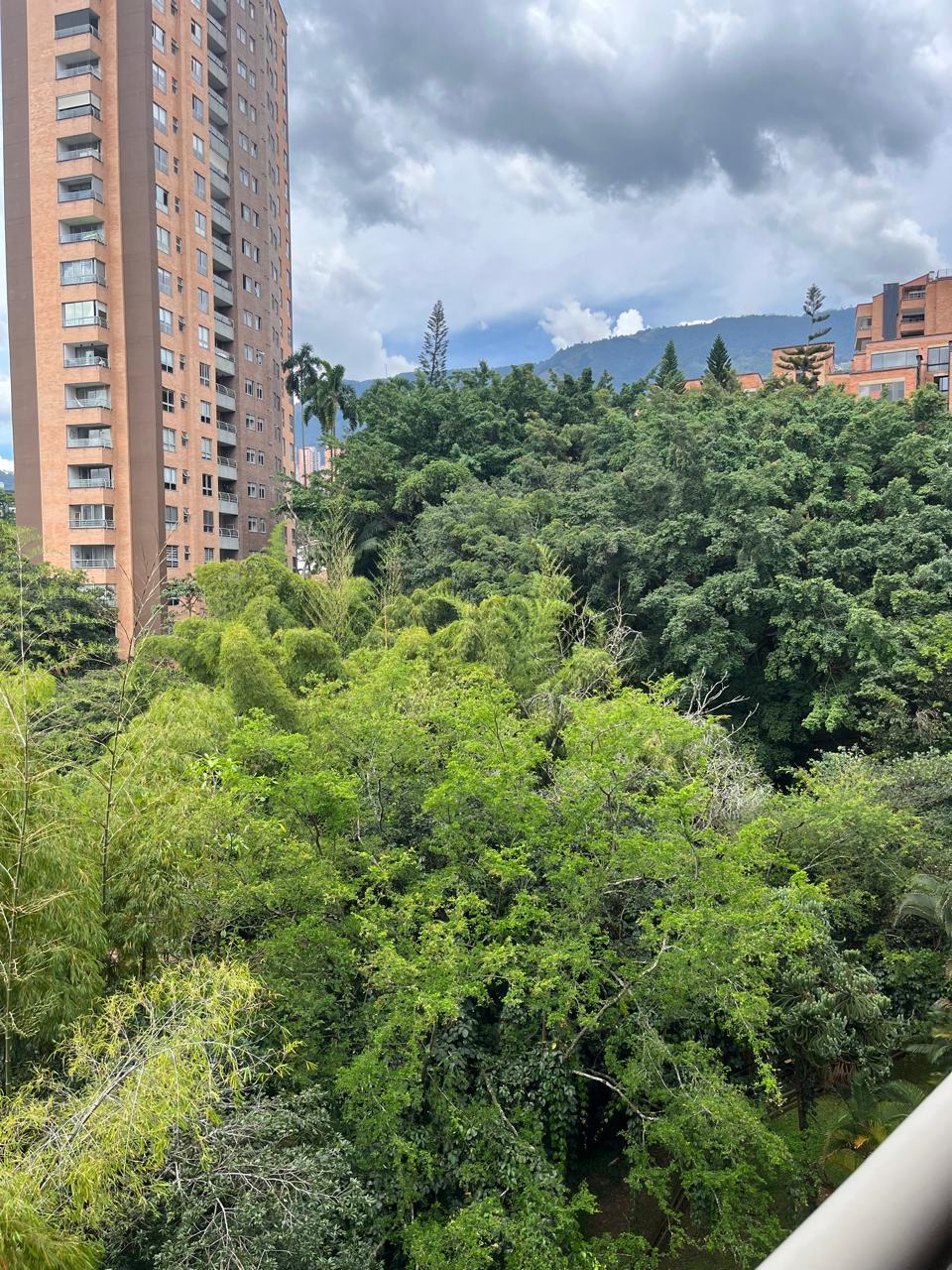 VENTA APARTAMENTO POBLADO CERCA A LA MILLA DE ORO