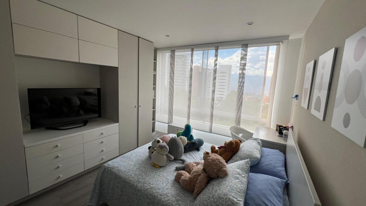 VENTA APARTAMENTO CON TERRAZA EL POBLADO CERCA AL TESORO