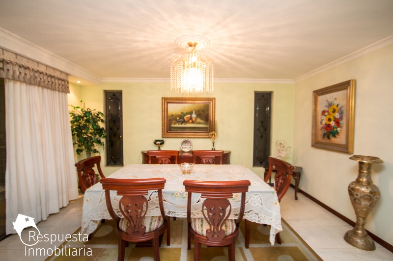 Vendo casa Medellín, poblado transversal superior cerca del tesoro🍀