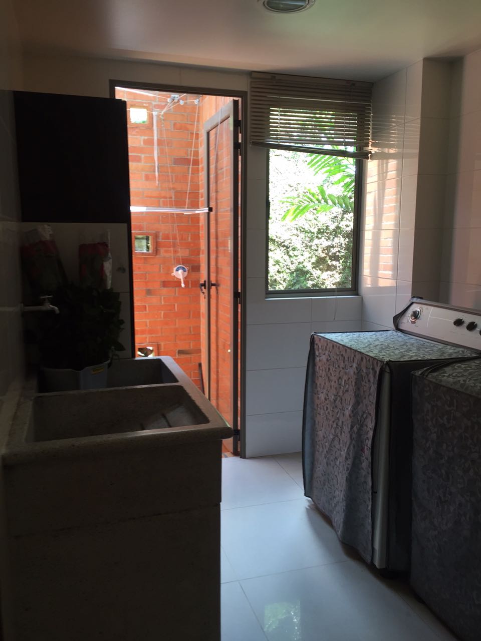 Vendo Casa exclusiva en urbanizacion del Poblado -MEDELLIN