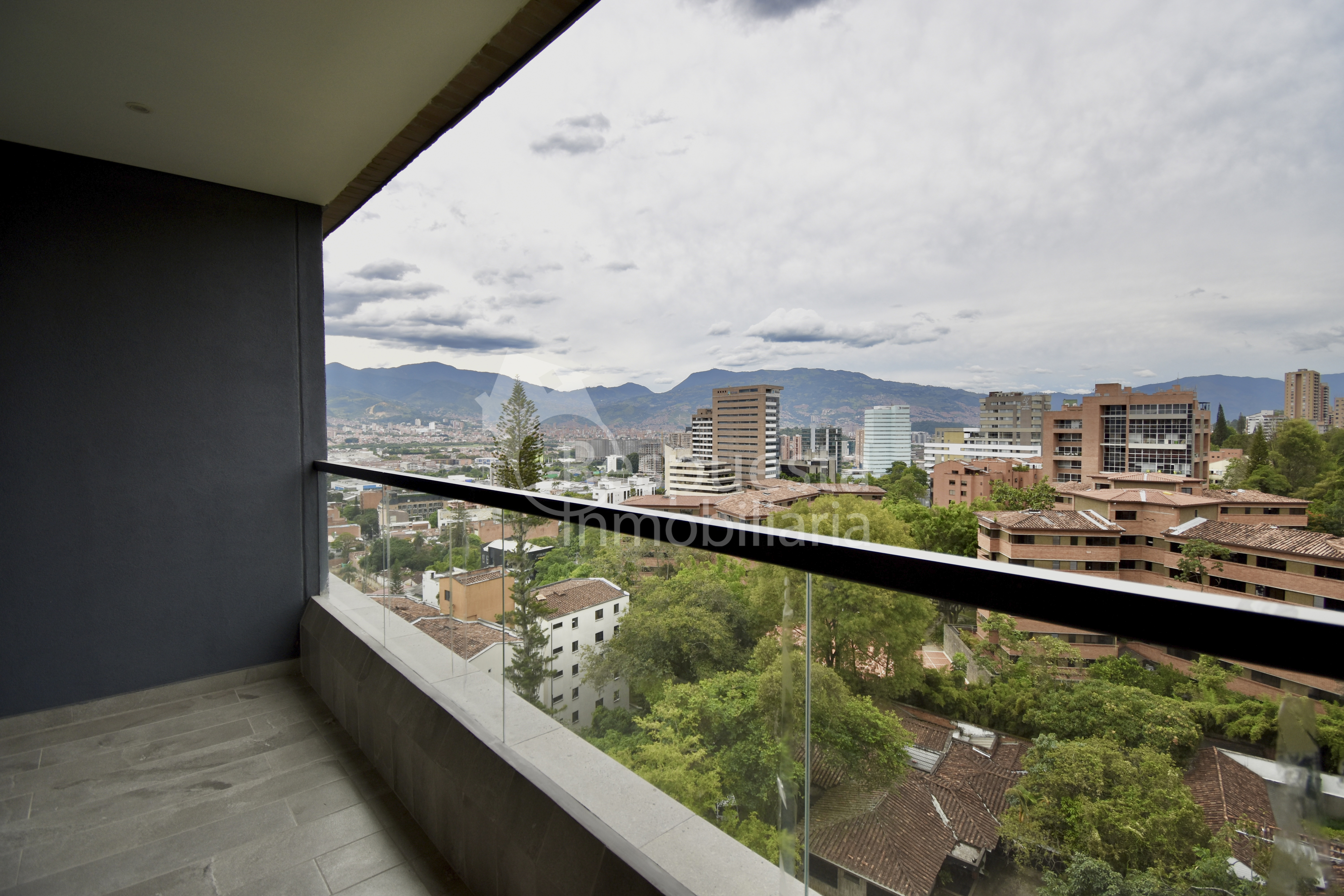 Venta apartamento en el poblado (barrio  Lalinde) - Medellin ✅