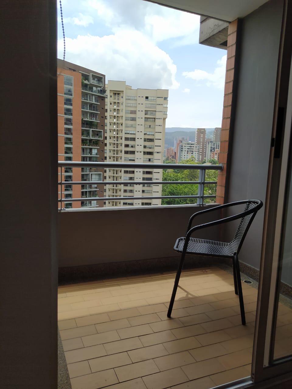 VENTA APARTAMENTO DUPLEX POBLADO MEDELLIN MILLA DE ORO