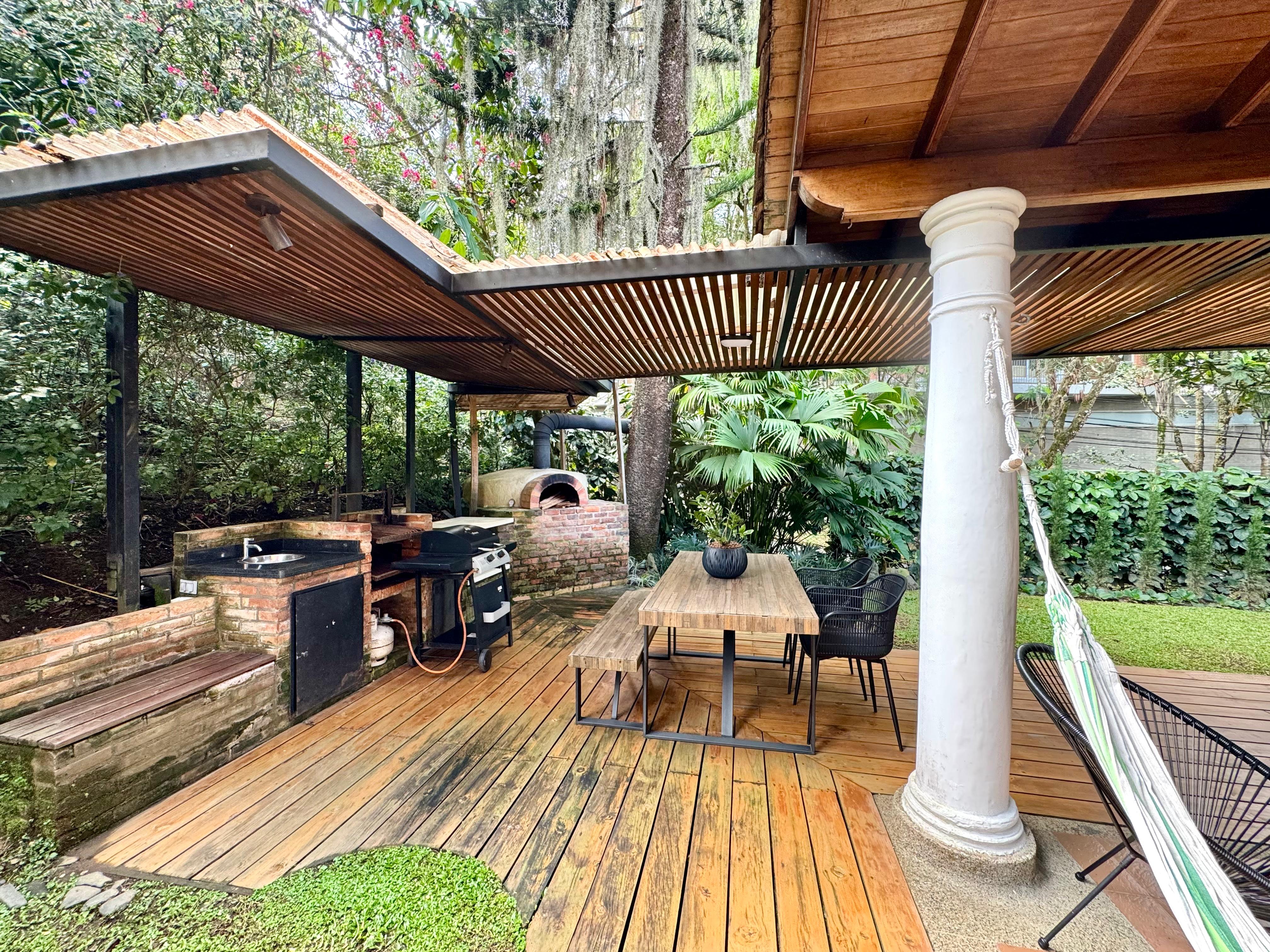 VENTA CASAEN URBANIZACION  MEDELLIN POBLADO SAN LUCAS