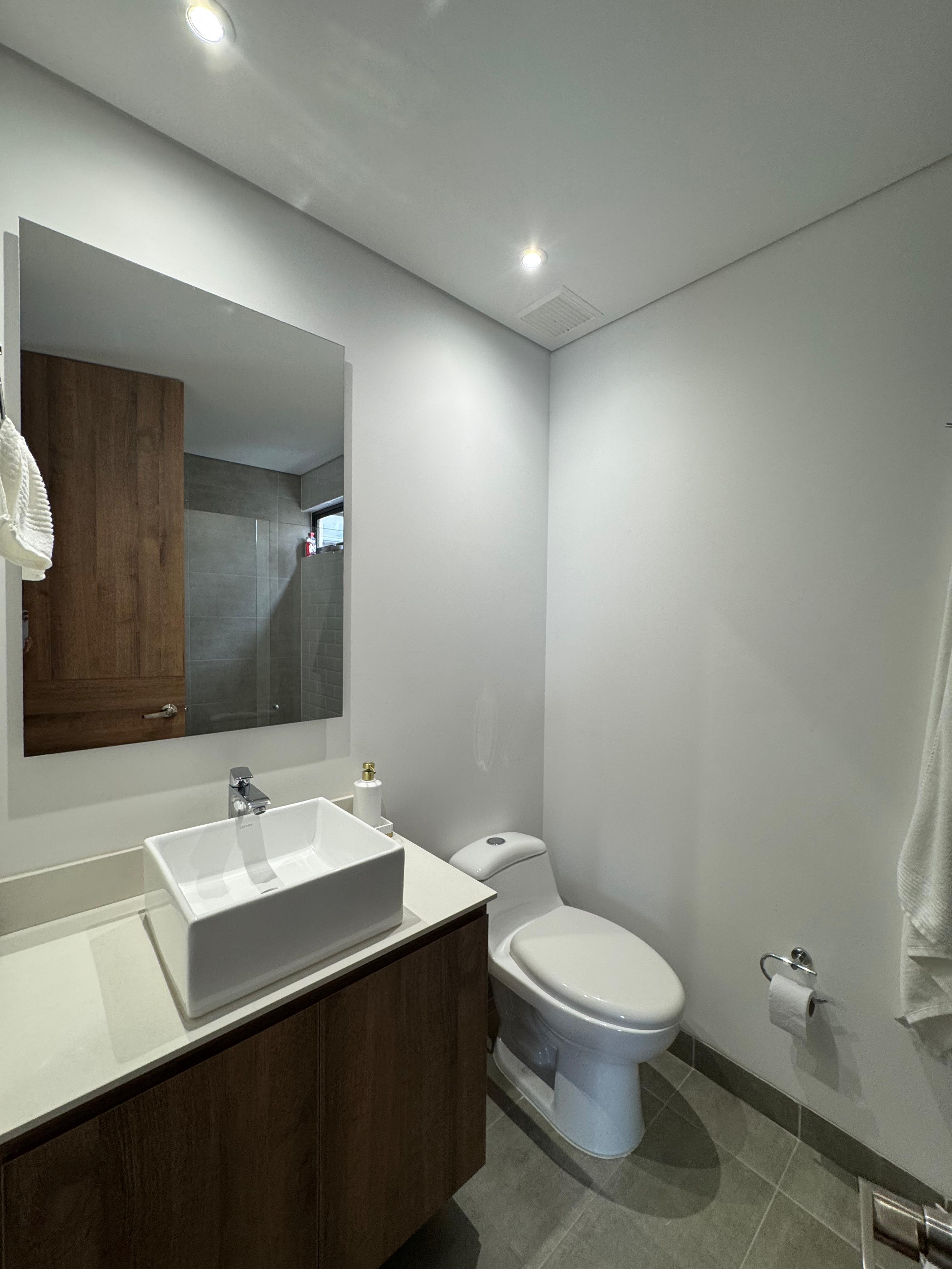 VENDO APARTAMENTO NUEVO EL POBLADO  EN CIUDAD DEL RIO ✅