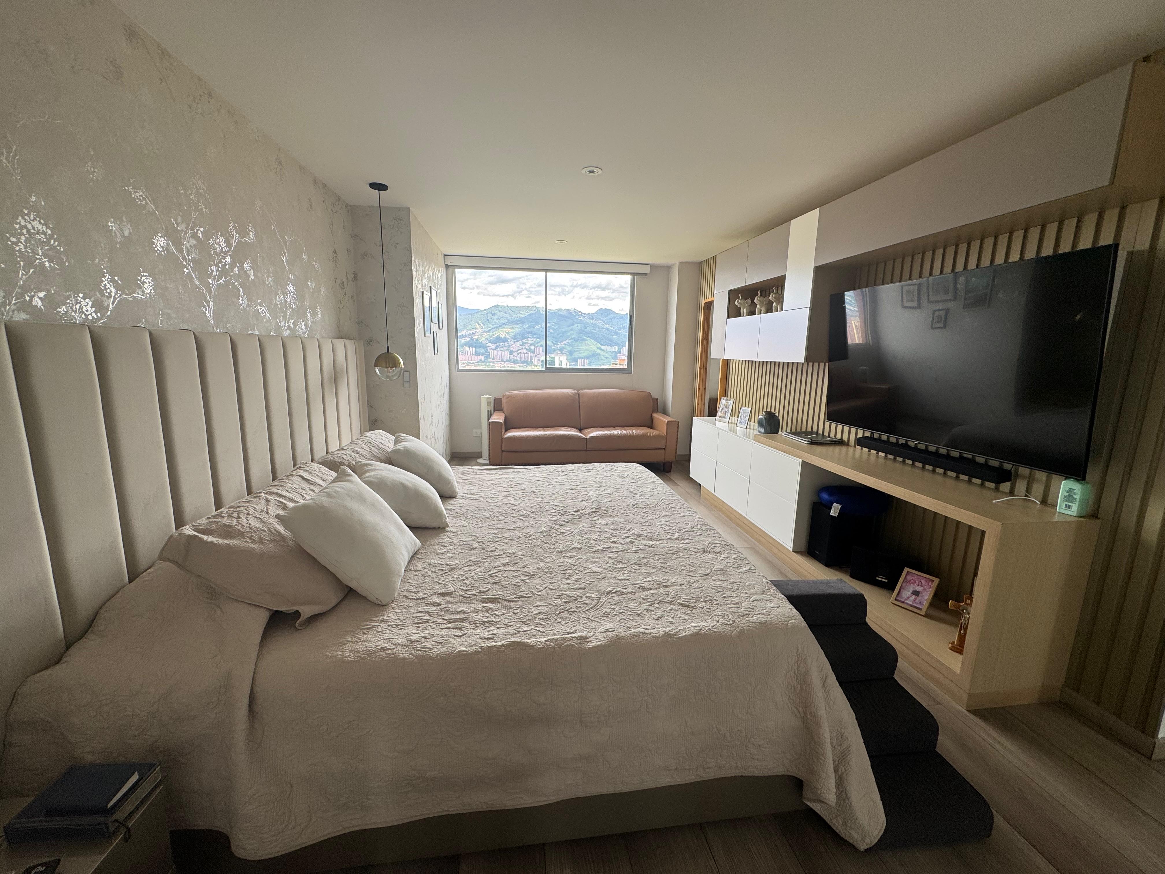 VENDO APARTAMENTO EN EL POBLADO CERCA AL CENTRO COMERCIAL SANTAFE