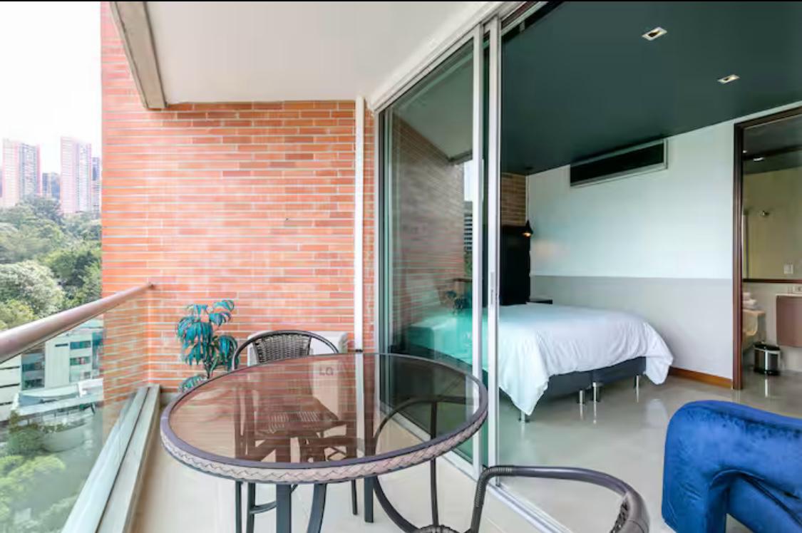 VENDE APARTAESTUDIO EL POBLADO MEDELLIN
