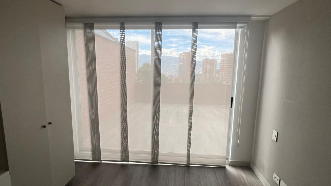 VENTA APARTAMENTO CON TERRAZA EL POBLADO CERCA AL TESORO