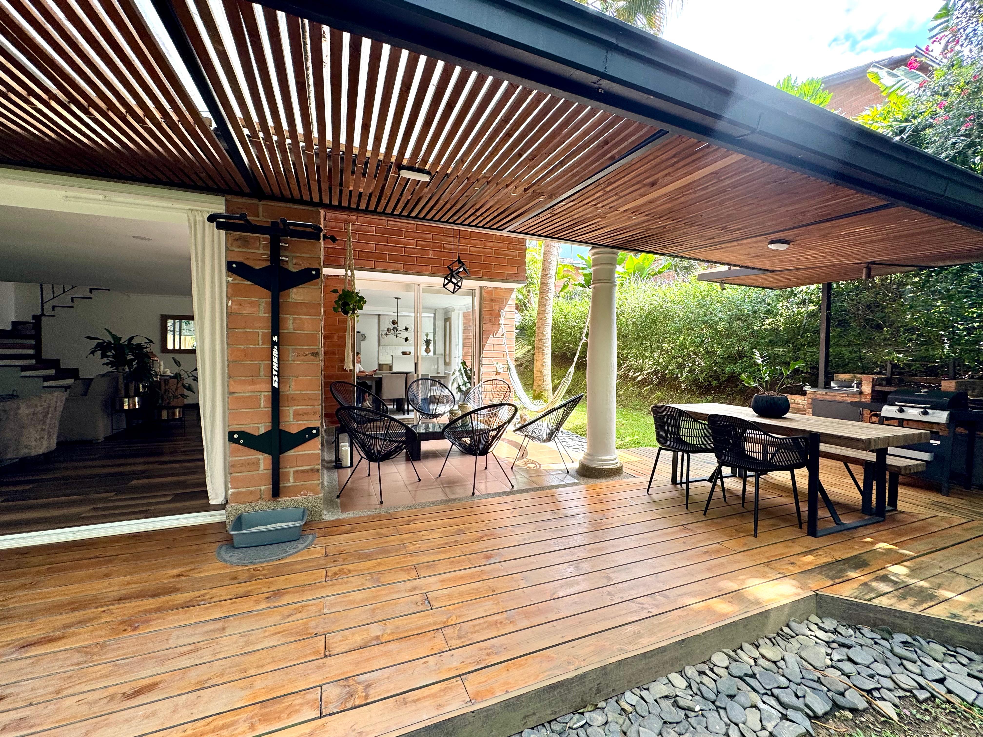 VENTA CASAEN URBANIZACION  MEDELLIN POBLADO SAN LUCAS