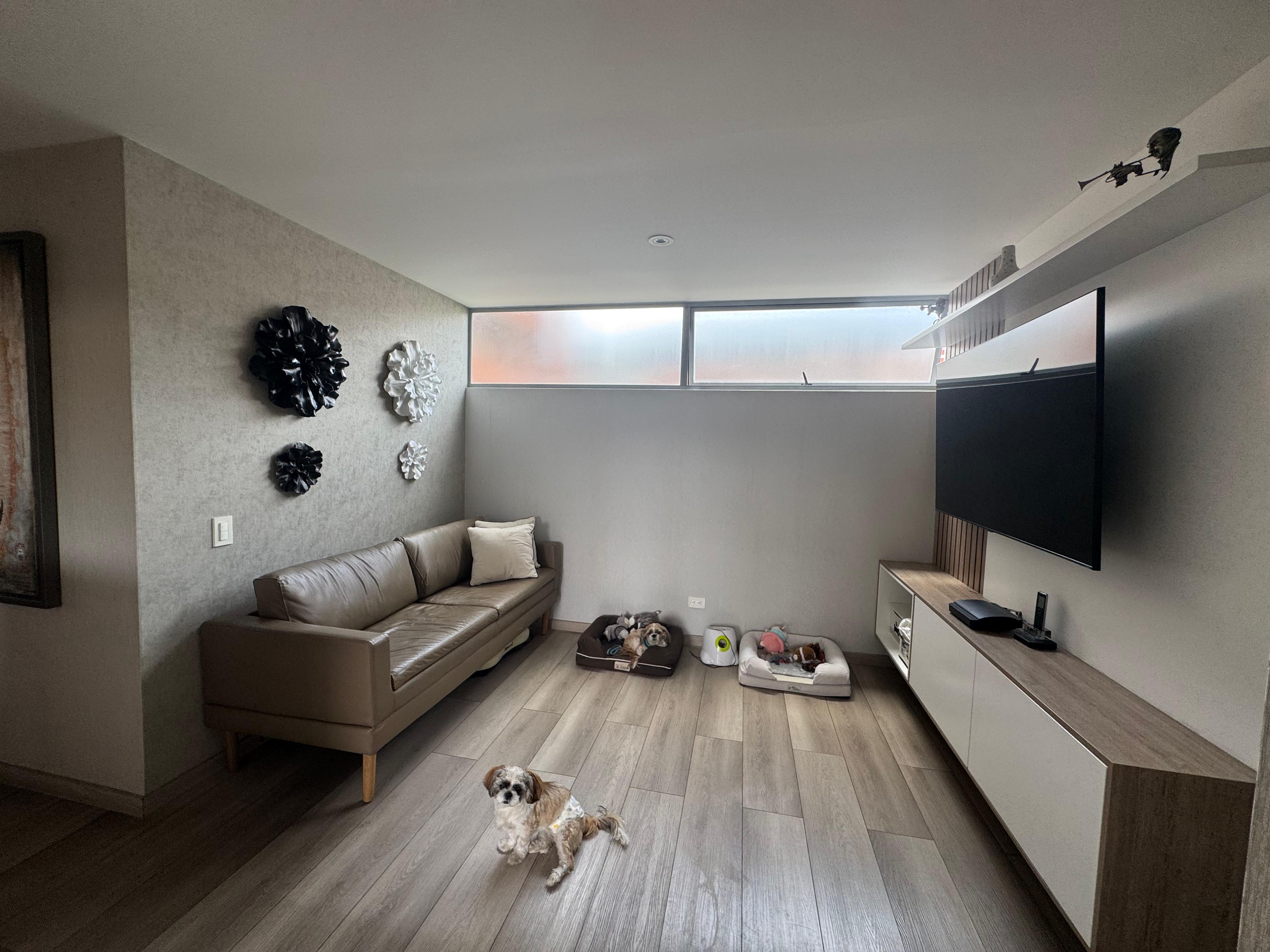 VENDO APARTAMENTO EN EL POBLADO CERCA AL CENTRO COMERCIAL SANTAFE