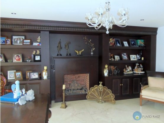 Vendo Casa exclusiva en urbanizacion del Poblado -MEDELLIN